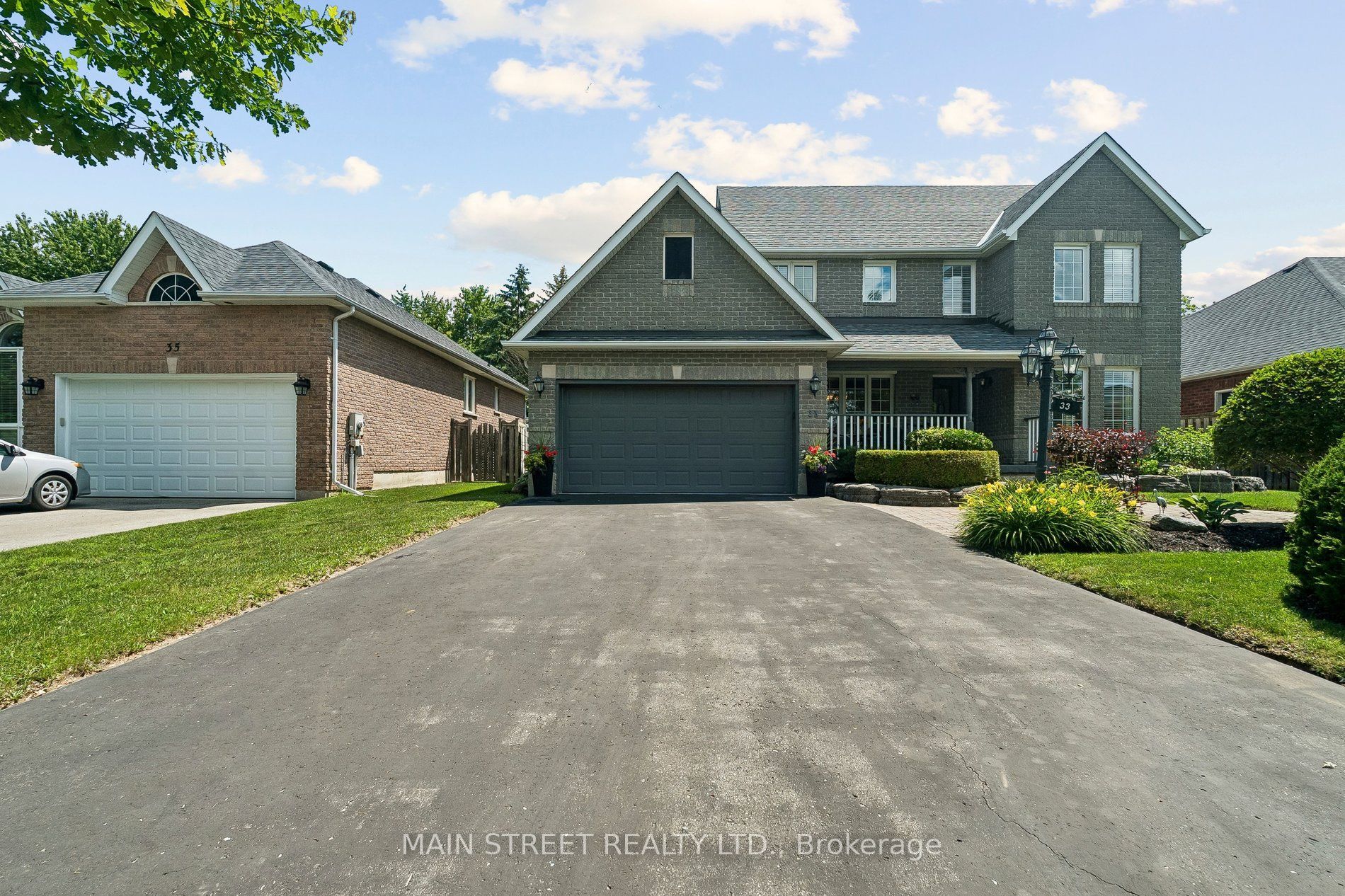 33 Highcastle Avenue Property Photo 1