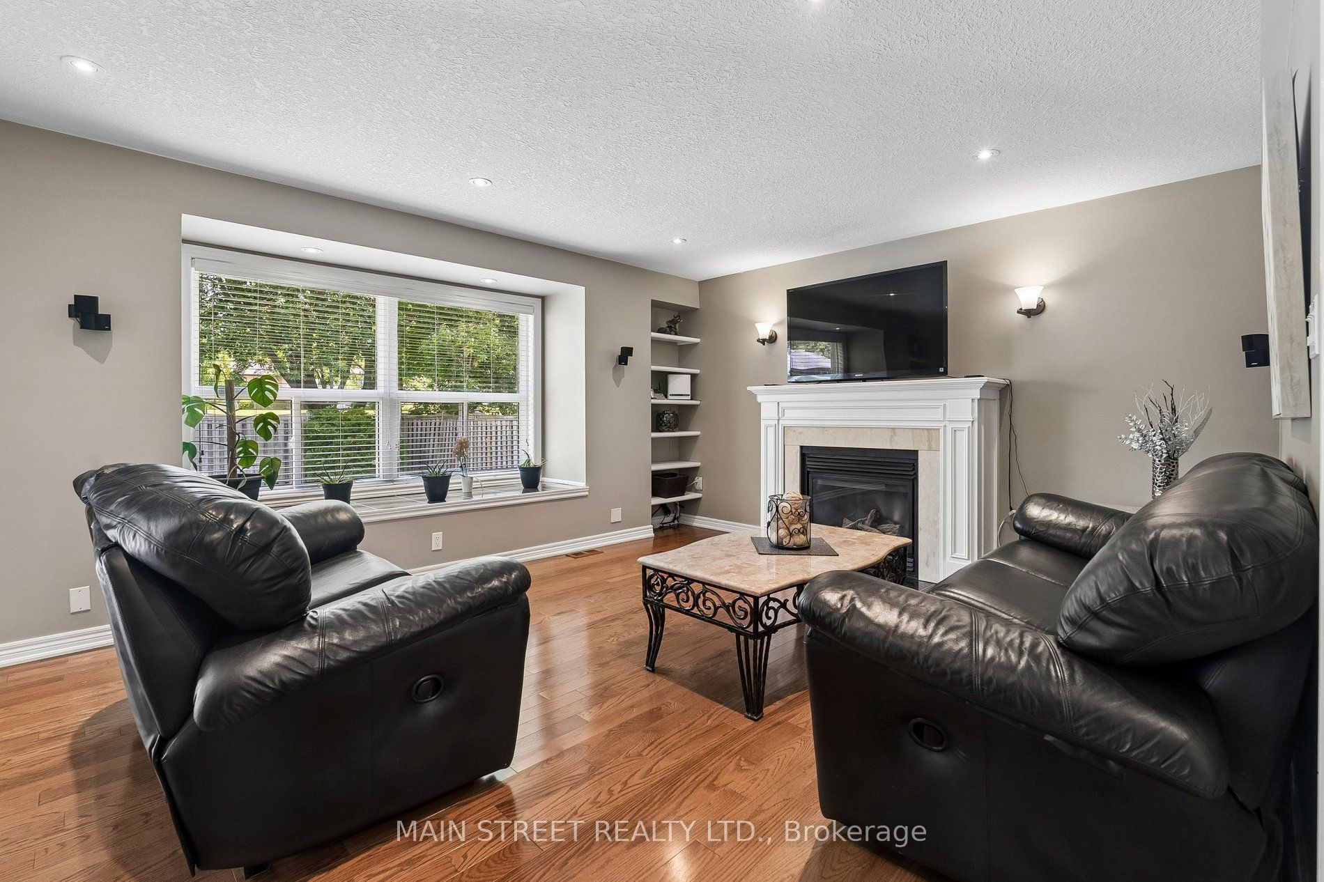 33 Highcastle Avenue Property Photo 5