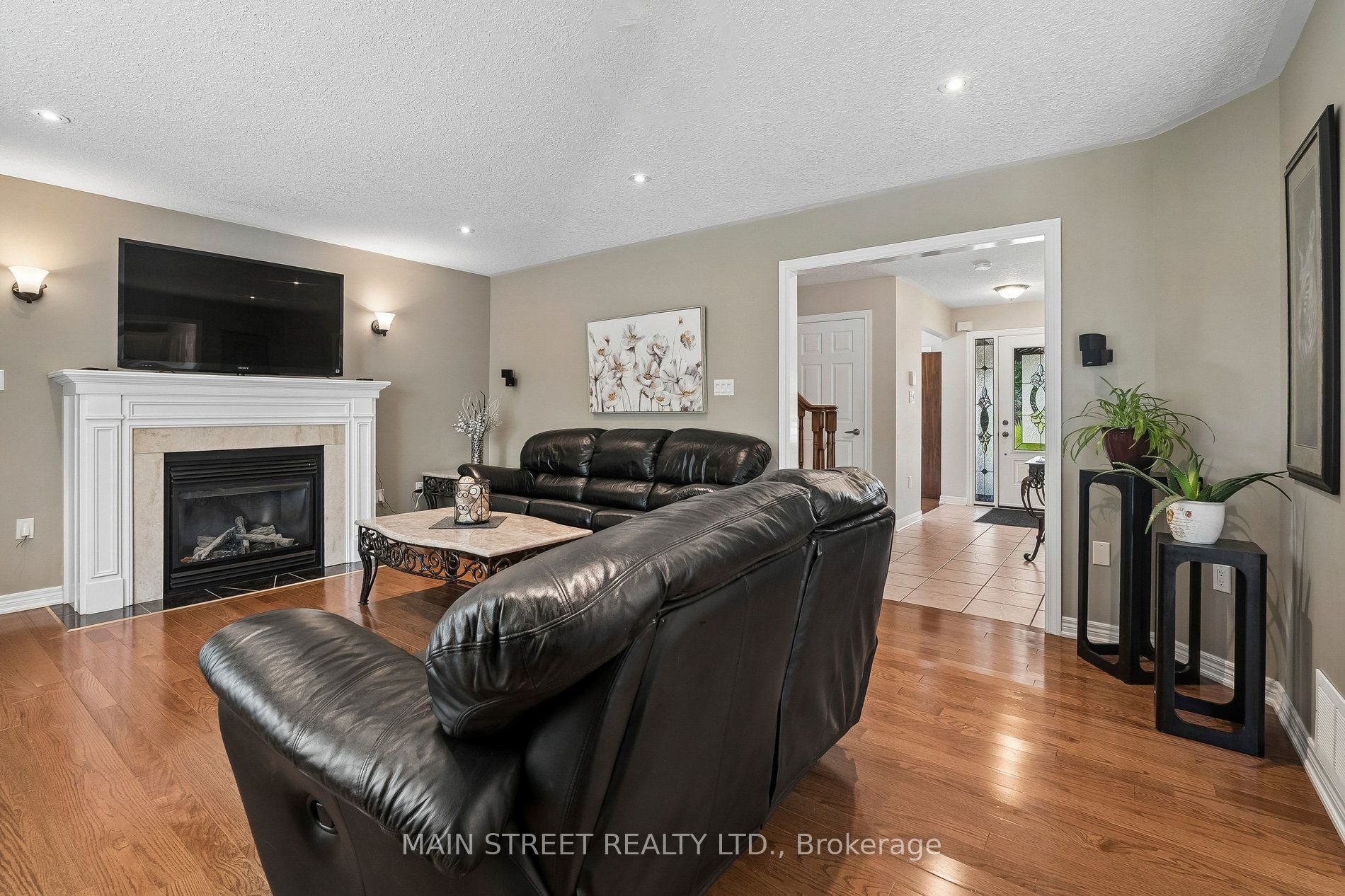 33 Highcastle Avenue Property Photo 6