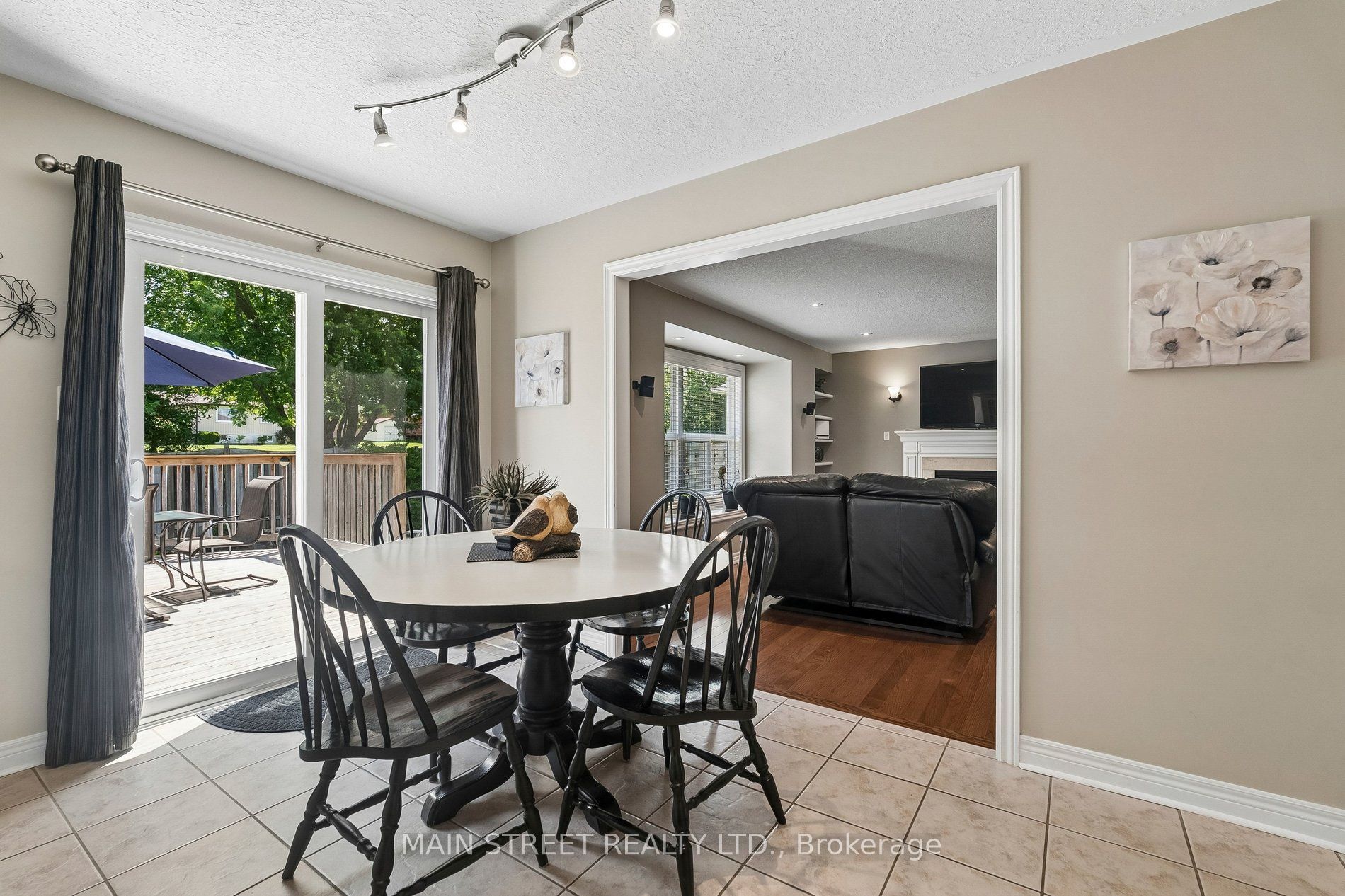 33 Highcastle Avenue Property Photo 9