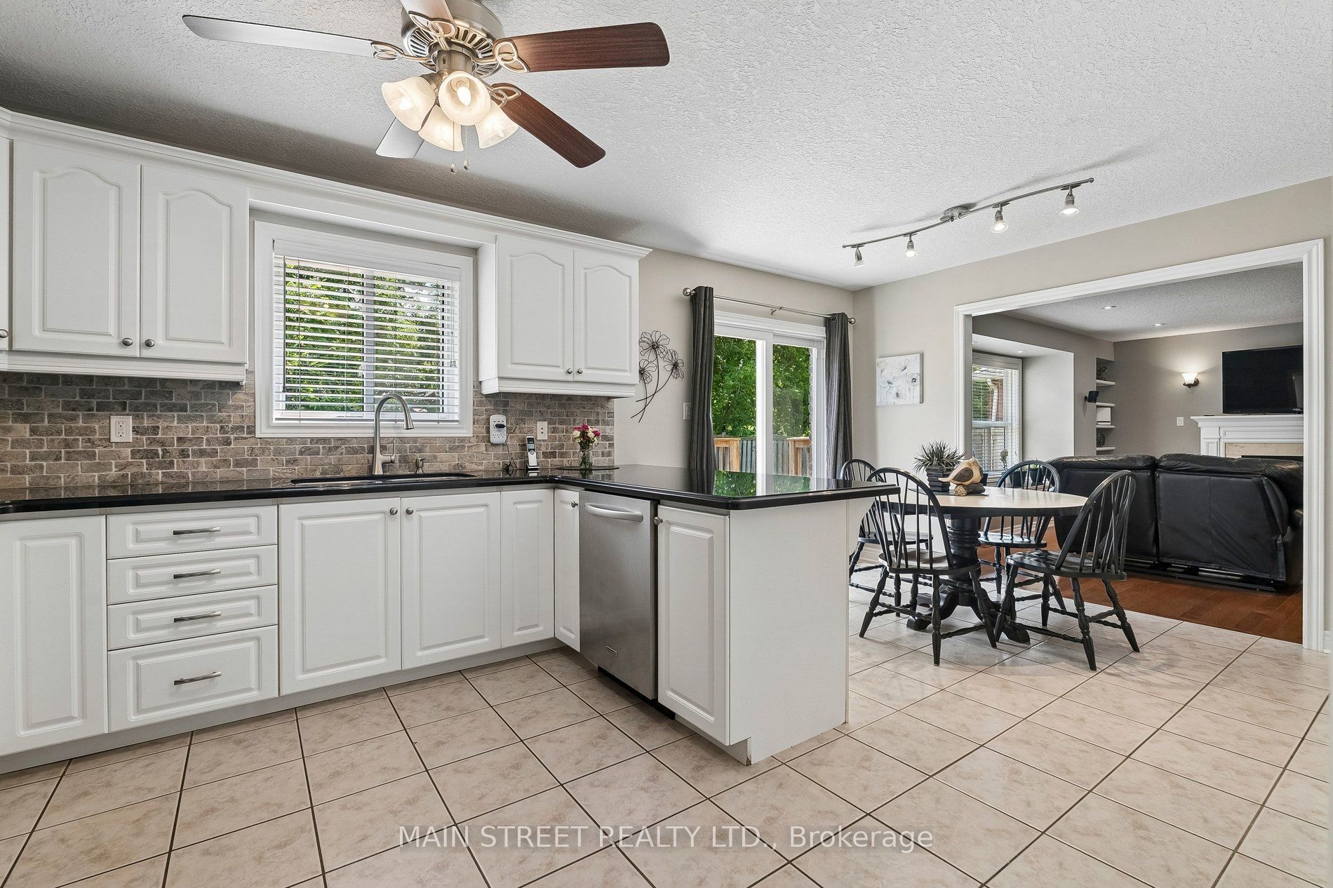 33 Highcastle Avenue Property Photo 10