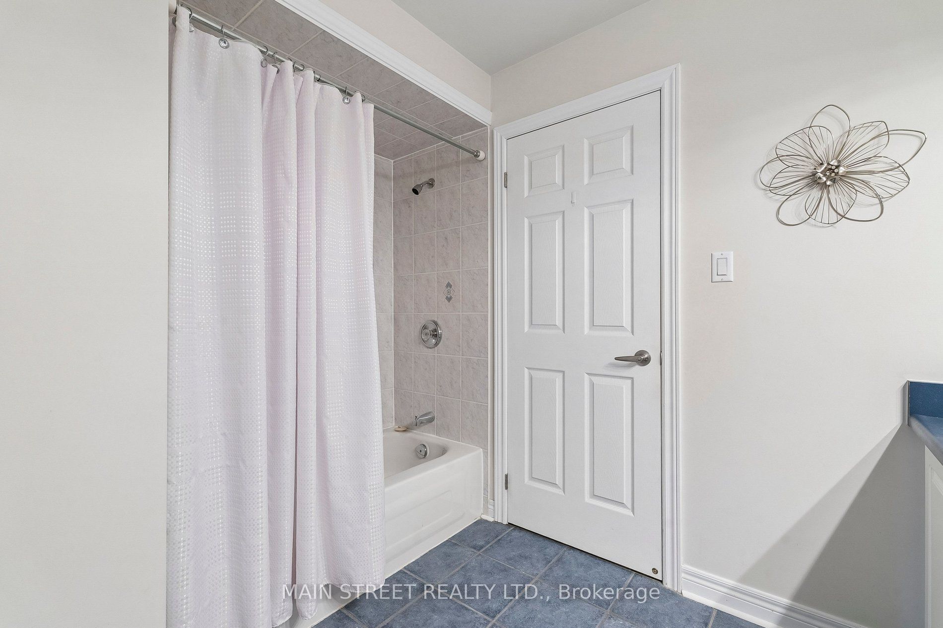 33 Highcastle Avenue Property Photo 20