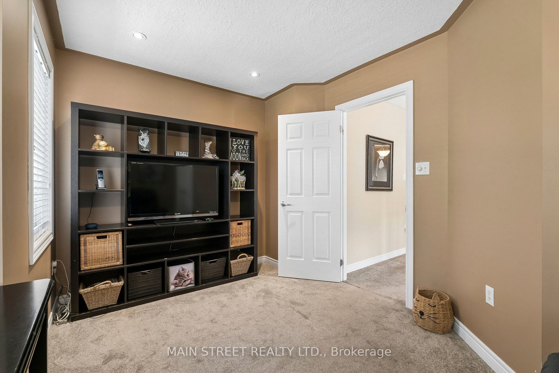 33 Highcastle Avenue Property Photo 24