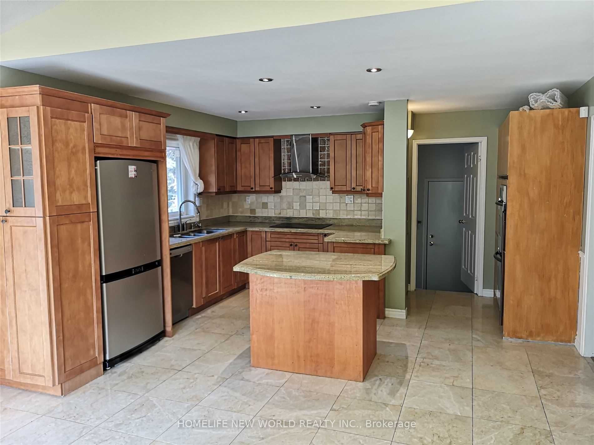 41 Ambleside Crescent Property Photo 13