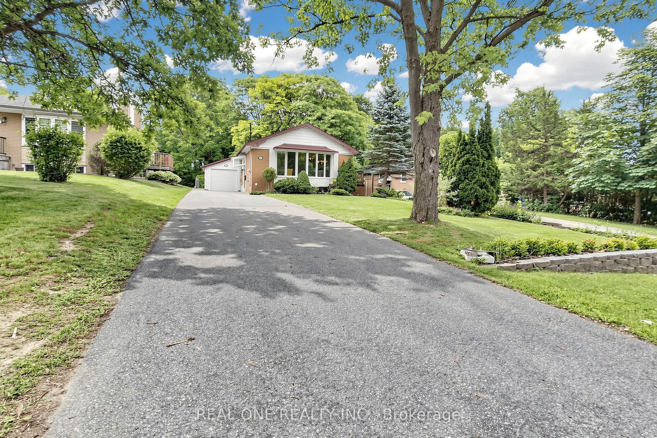 49 BAYVIEW Parkway Property Photo 1