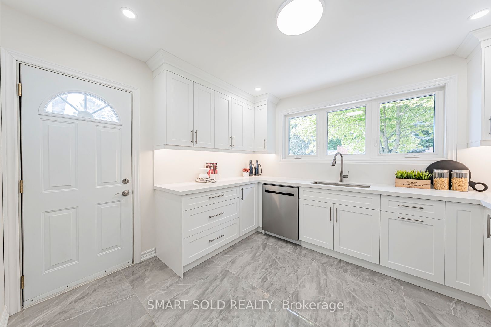 158 Park Avenue Property Photo 25