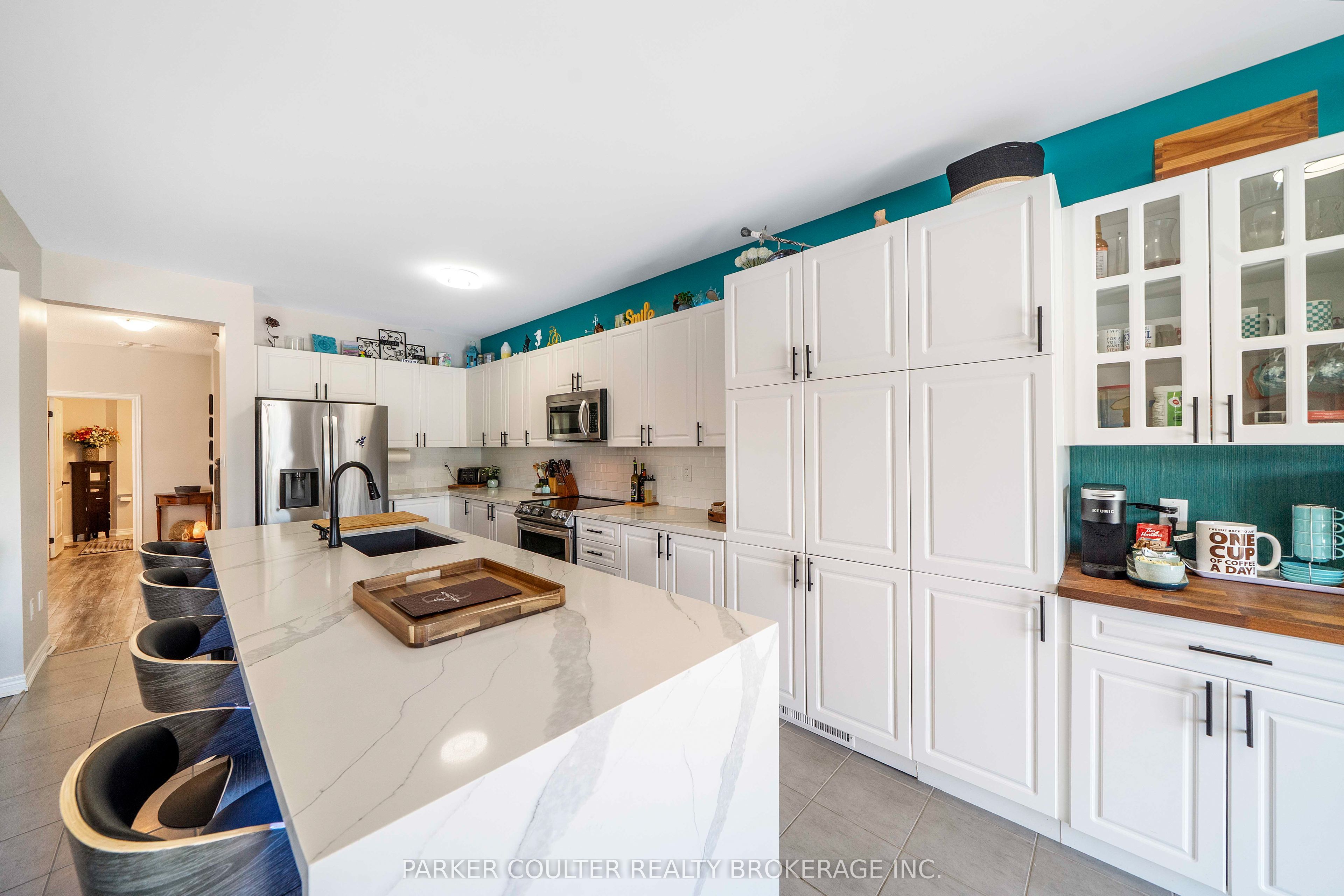 28 Sasco Way Property Photo 7