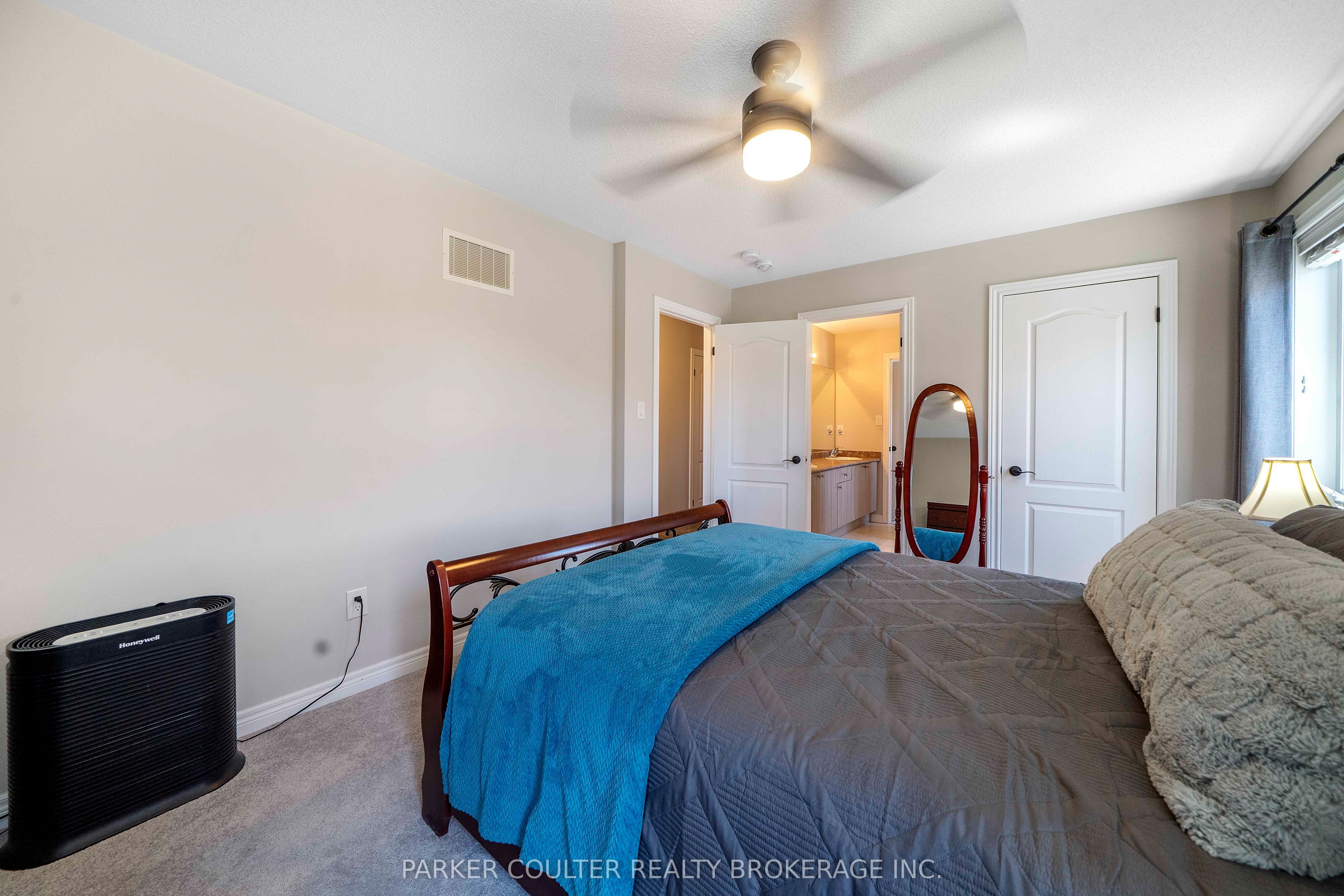 28 Sasco Way Property Photo 19
