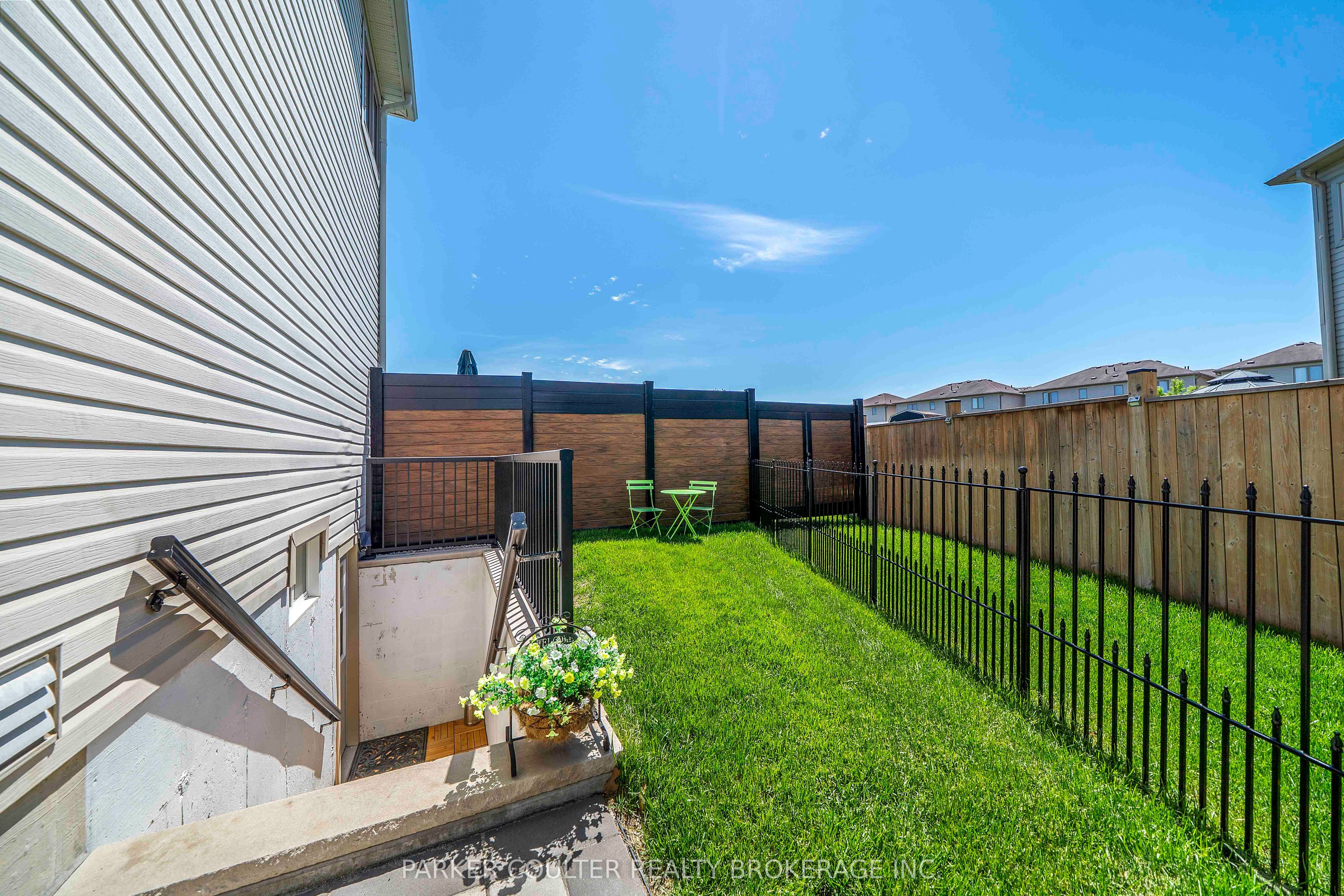 28 Sasco Way Property Photo 29