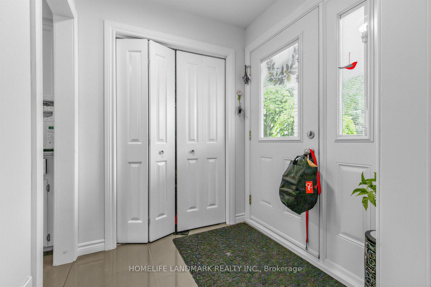 874 Sparrow Road Property Photo 4