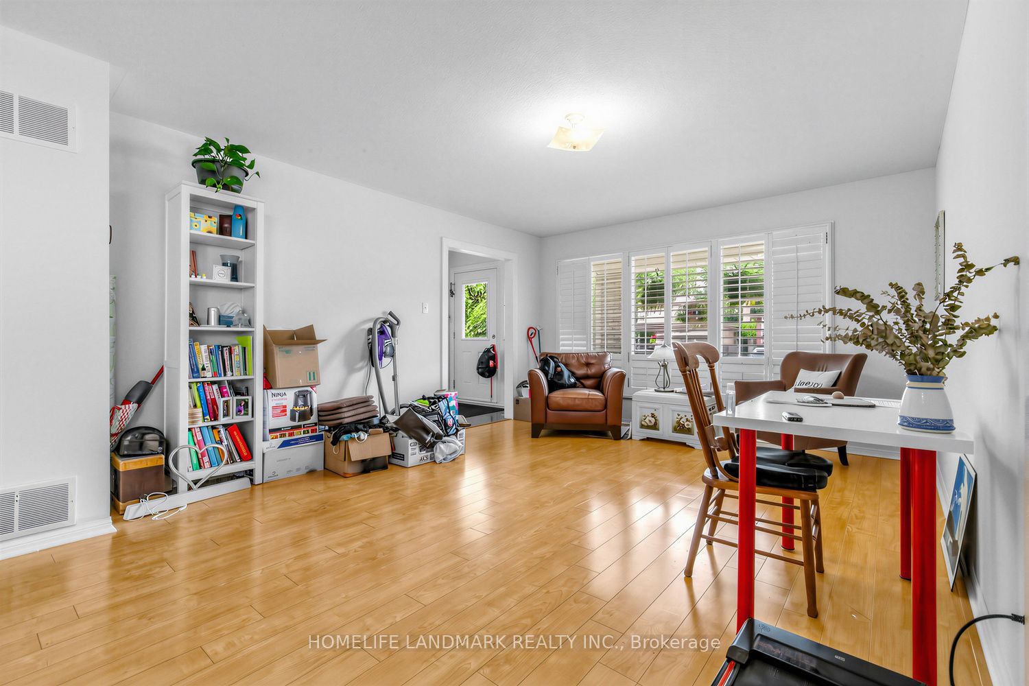 874 Sparrow Road Property Photo 7