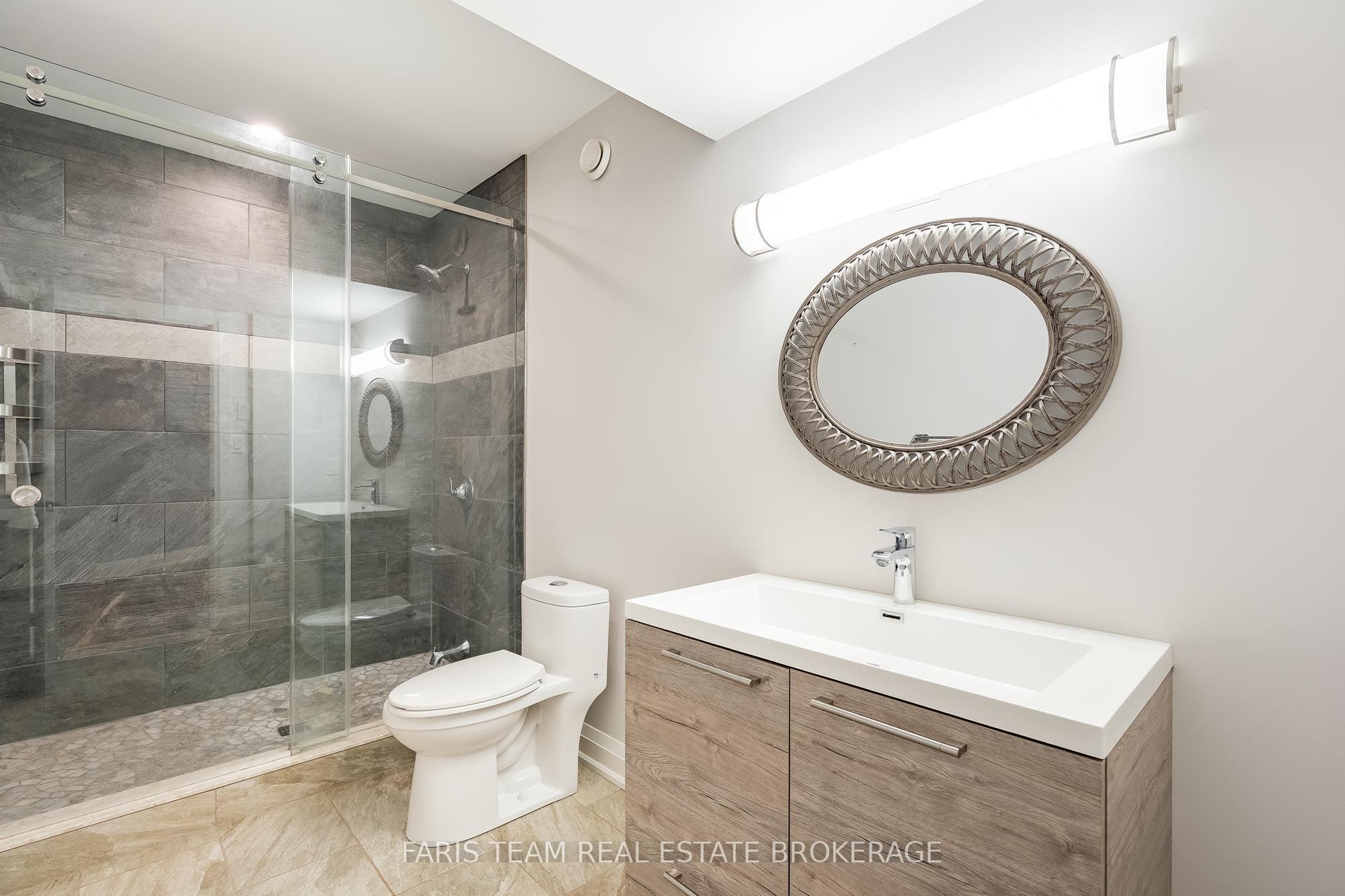 1648 Roslyn Avenue Property Photo 37