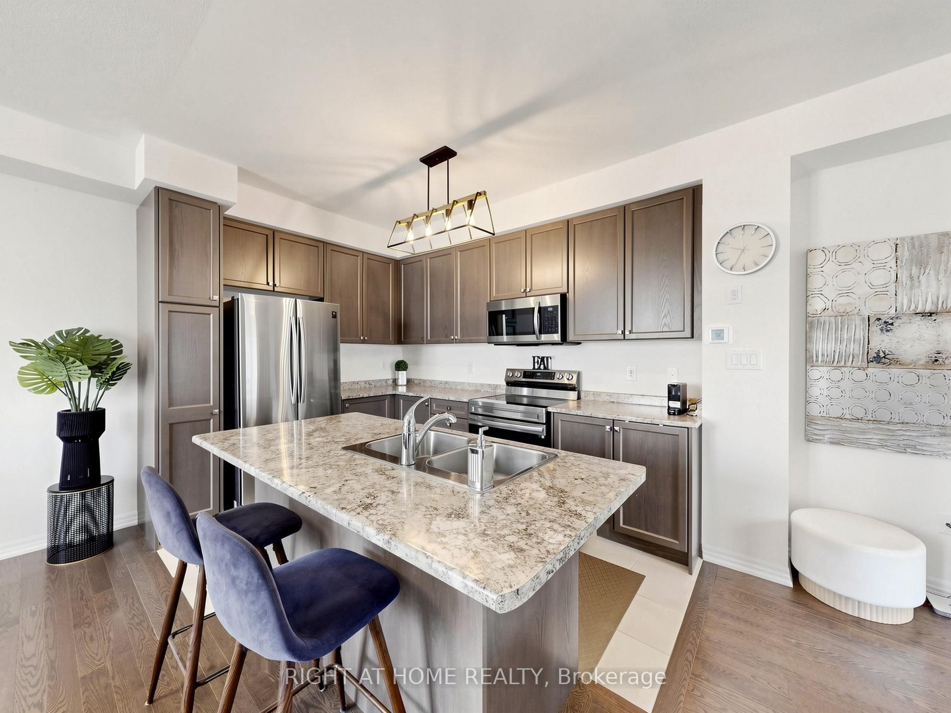 65 Allure Street Property Photo 8