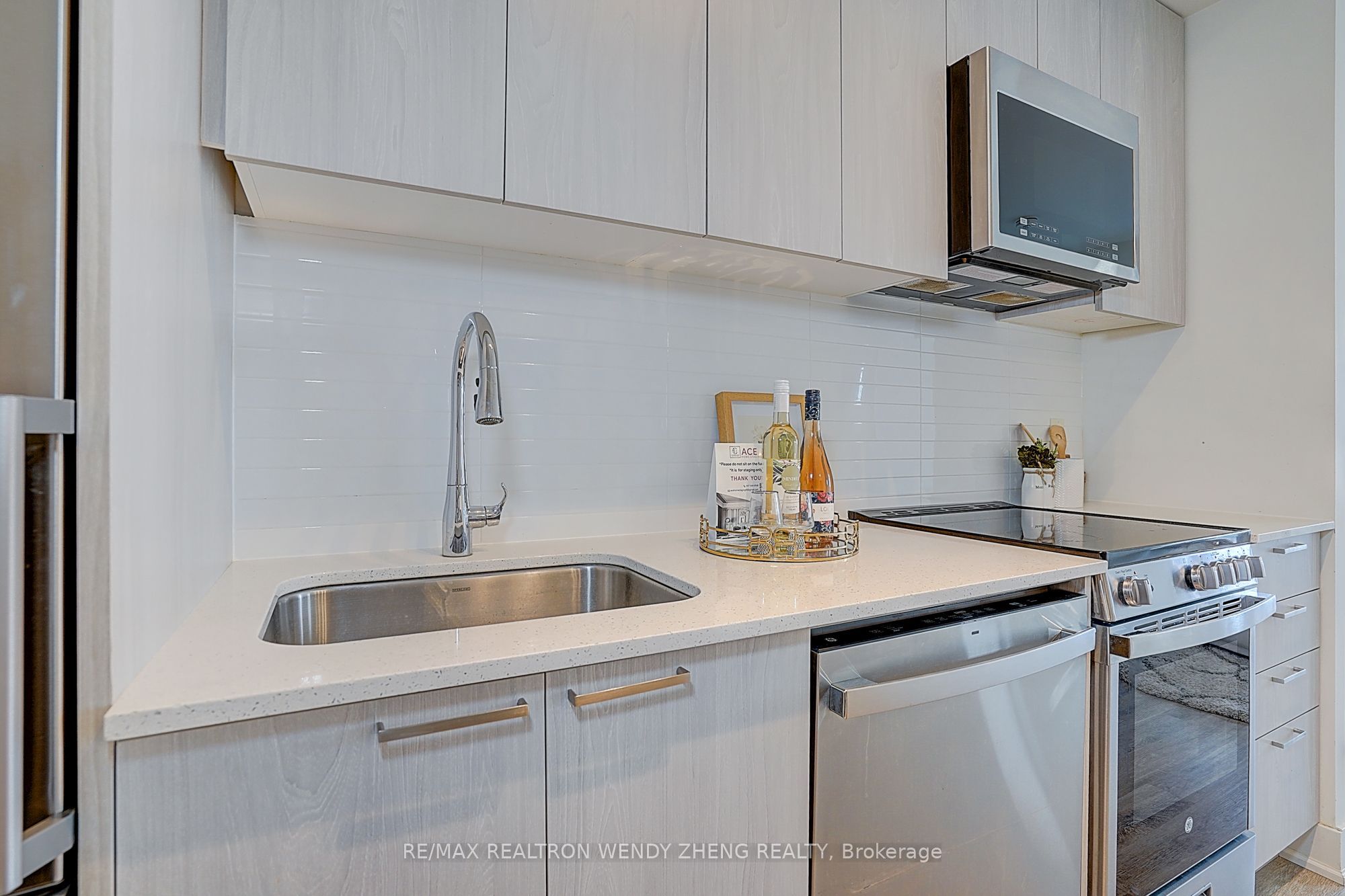 185 Deerfield Road 1002 Property Photo 10