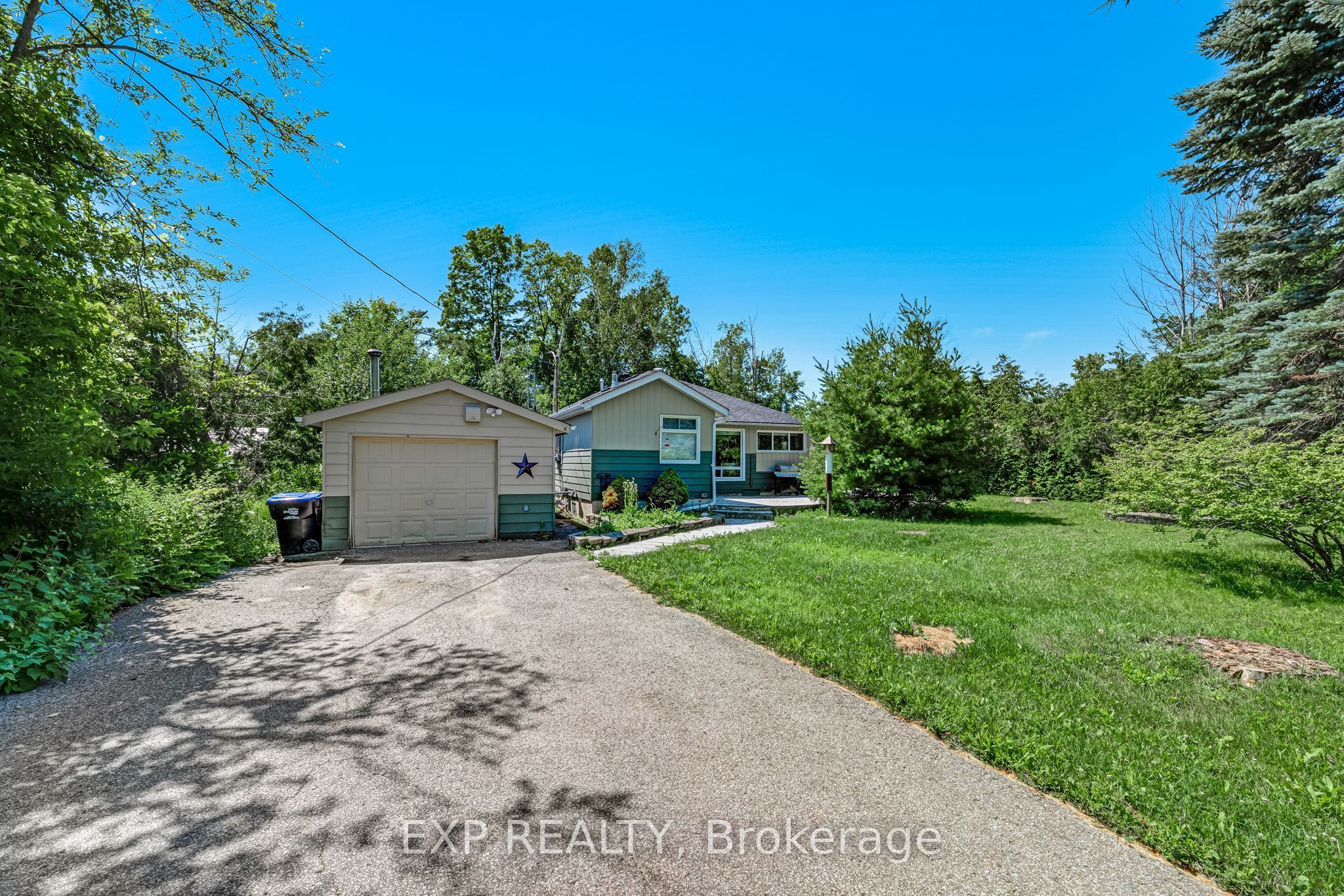 3909 Richview Road Property Photo 2