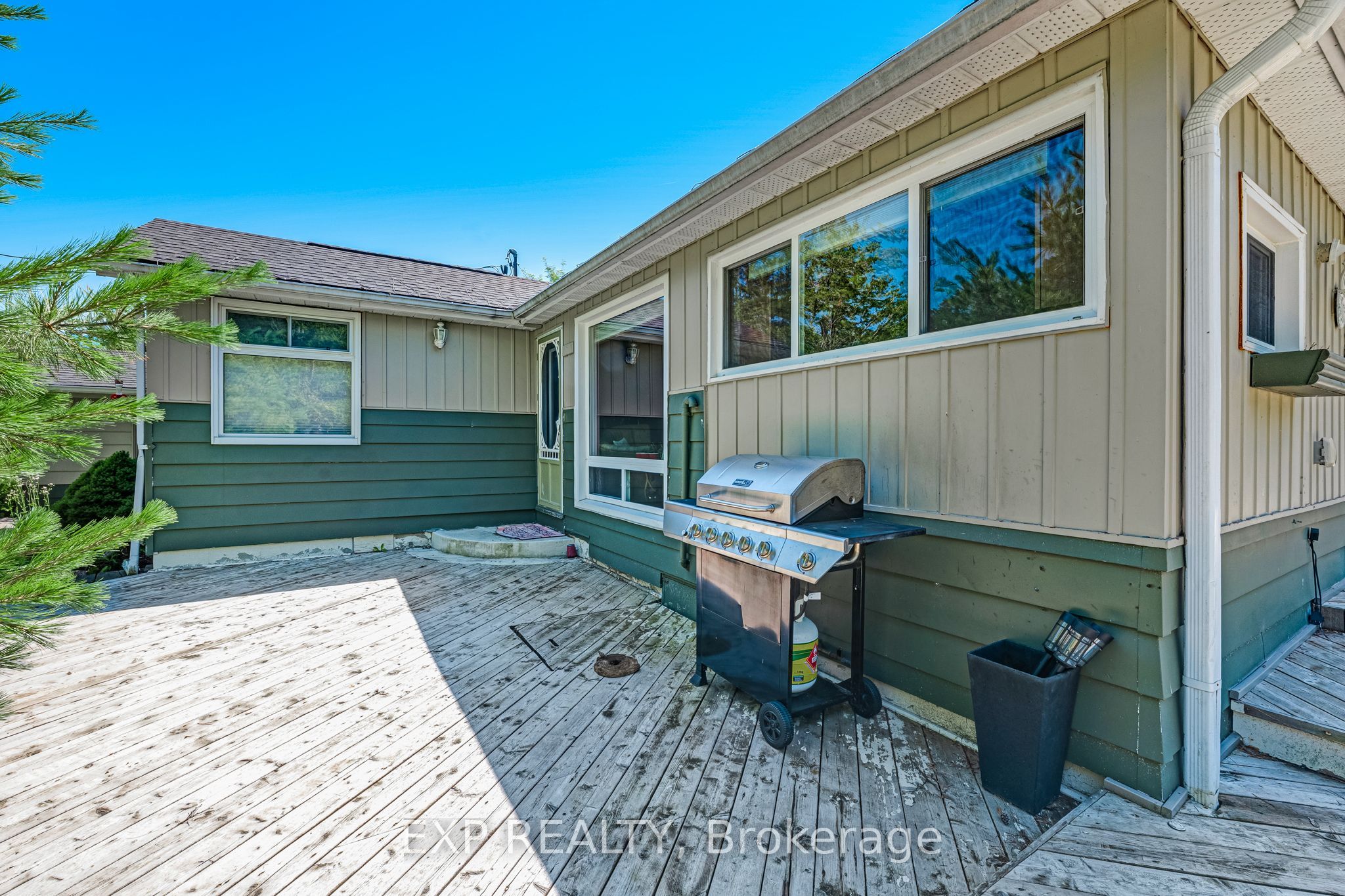 3909 Richview Road Property Photo 4