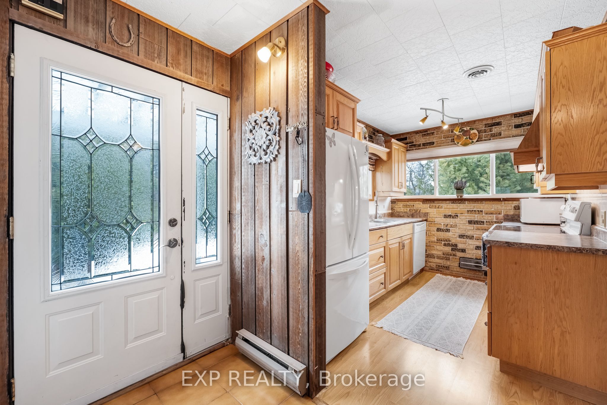 3909 Richview Road Property Photo 5