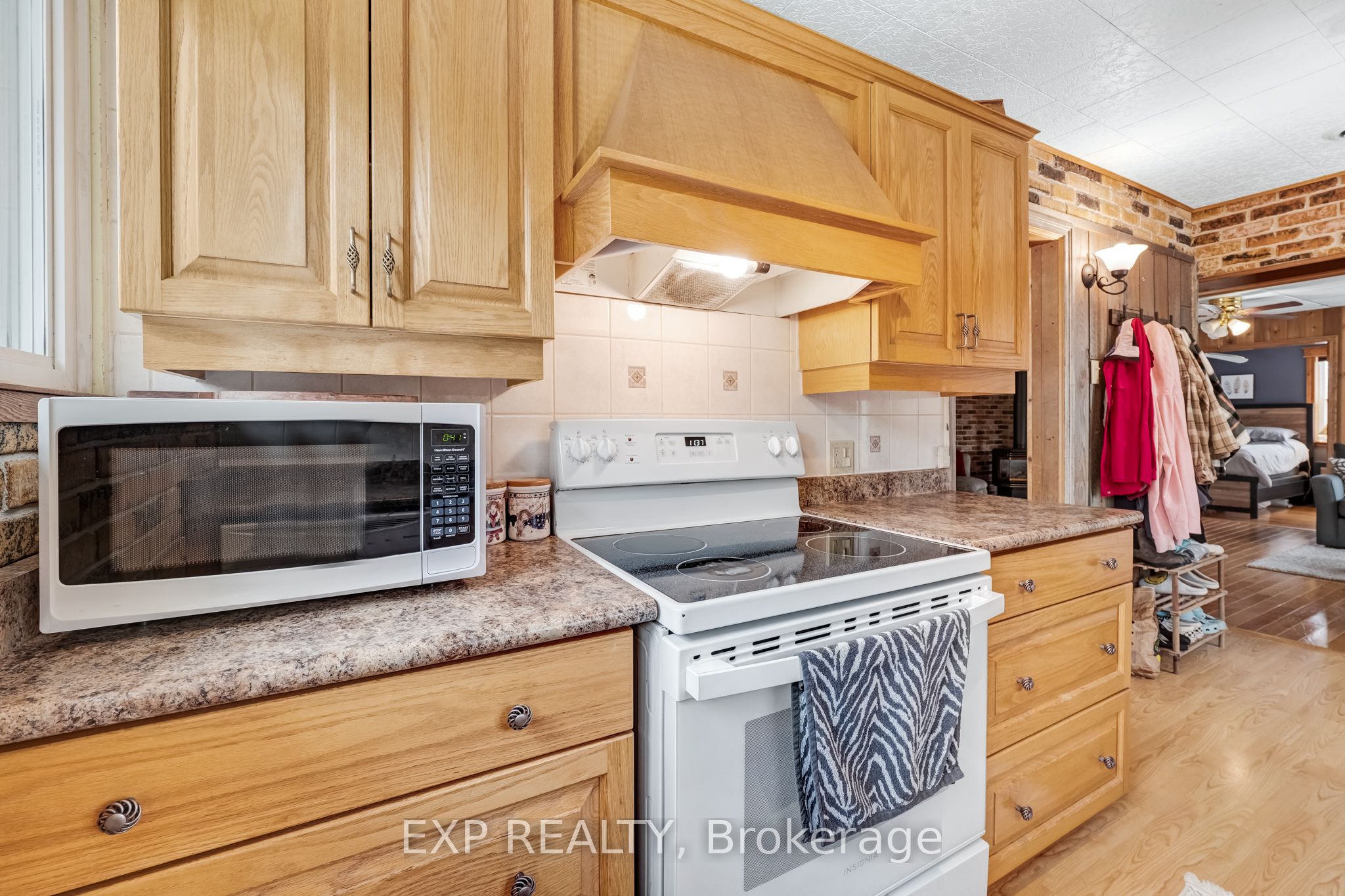 3909 Richview Road Property Photo 10
