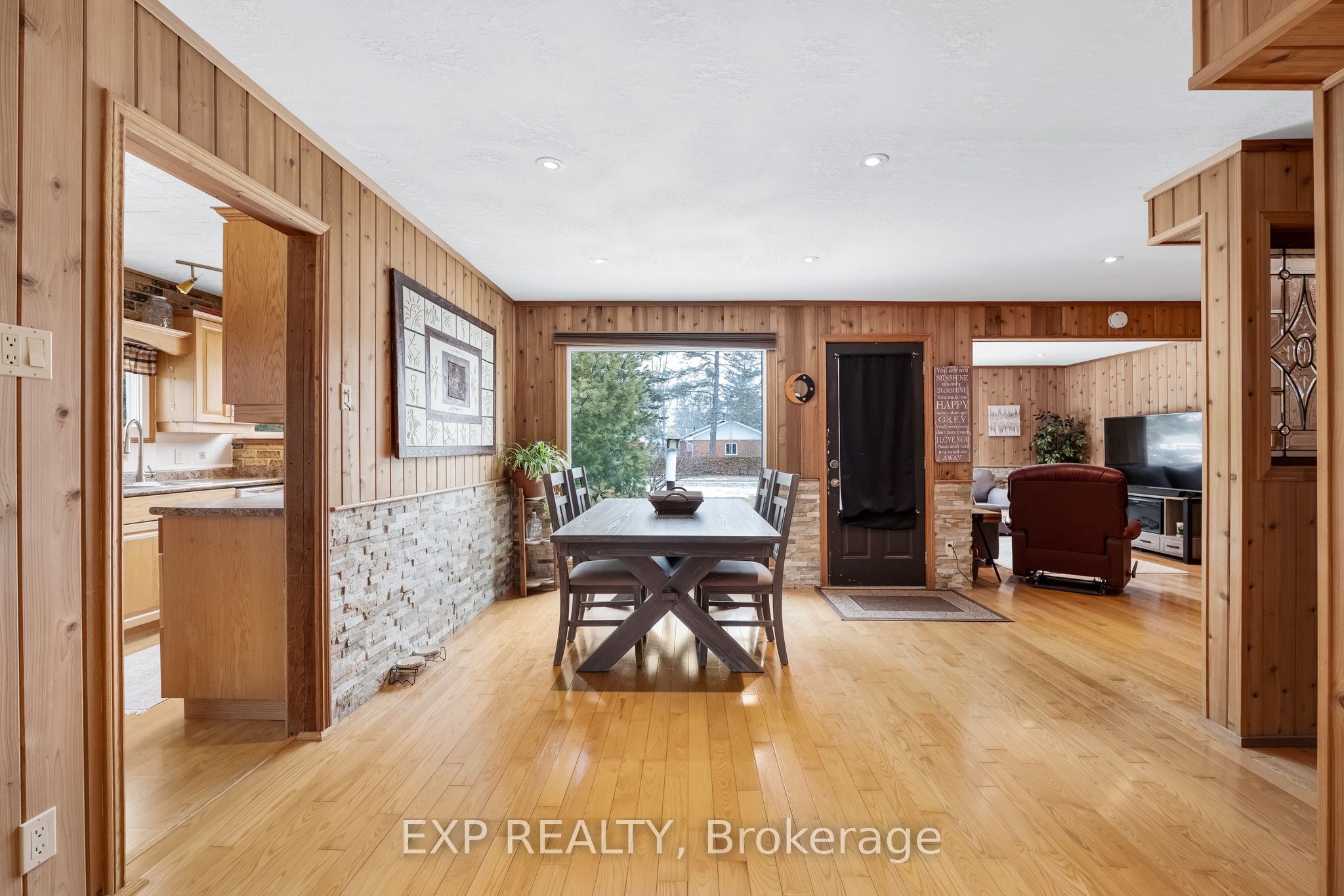 3909 Richview Road Property Photo 12