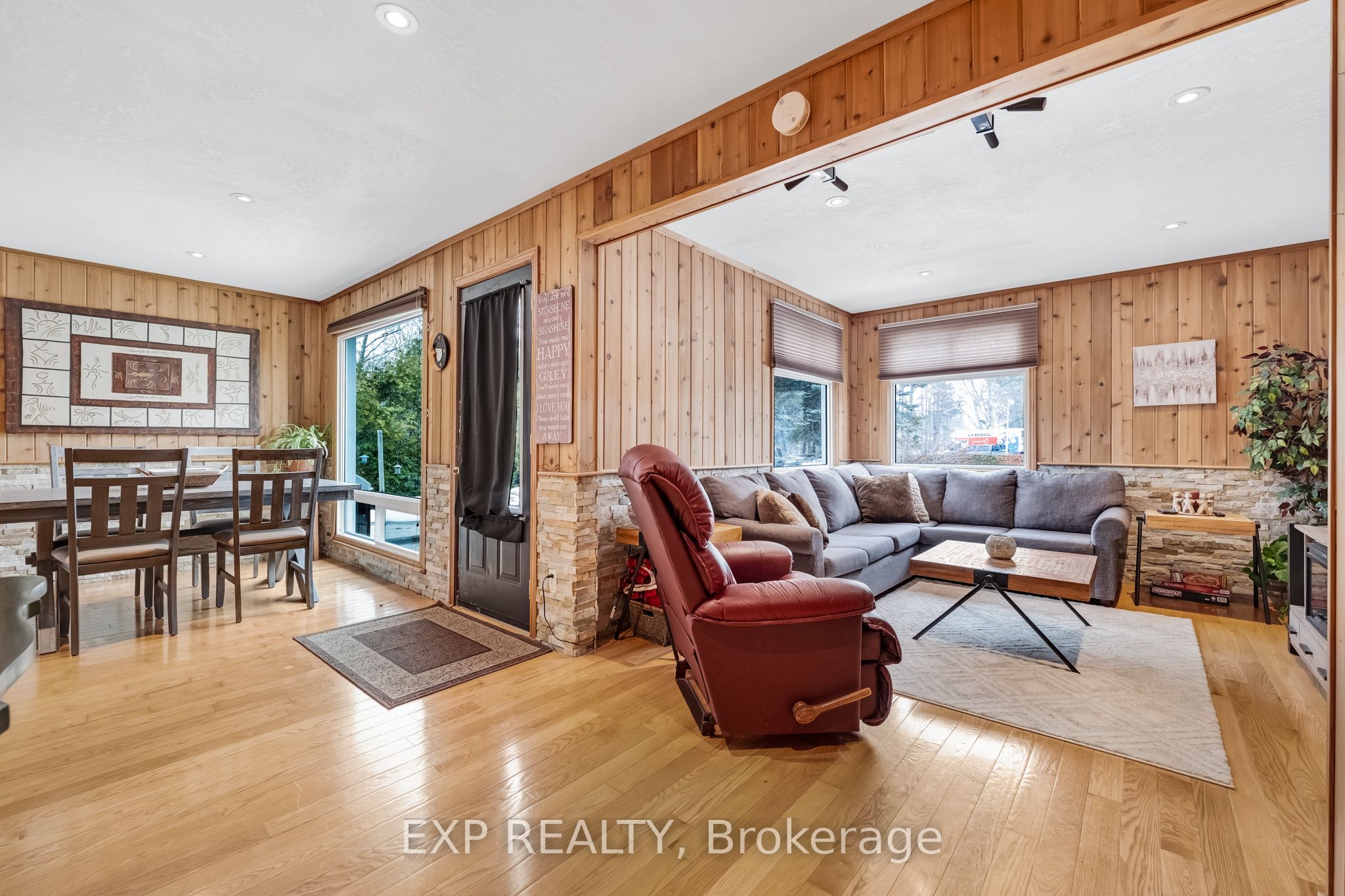 3909 Richview Road Property Photo 15