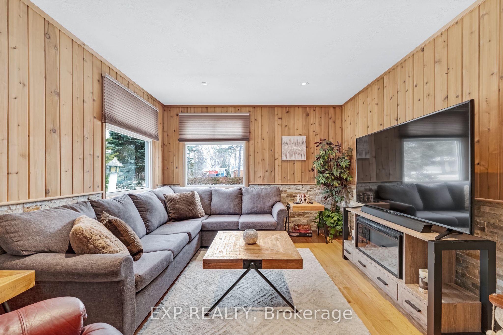 3909 Richview Road Property Photo 17
