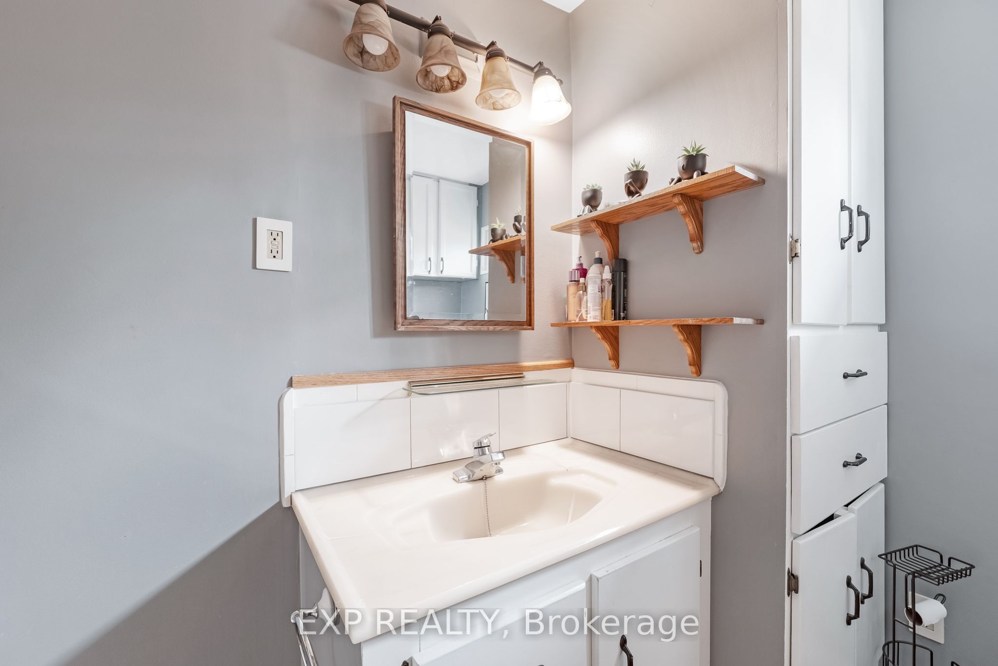 3909 Richview Road Property Photo 28