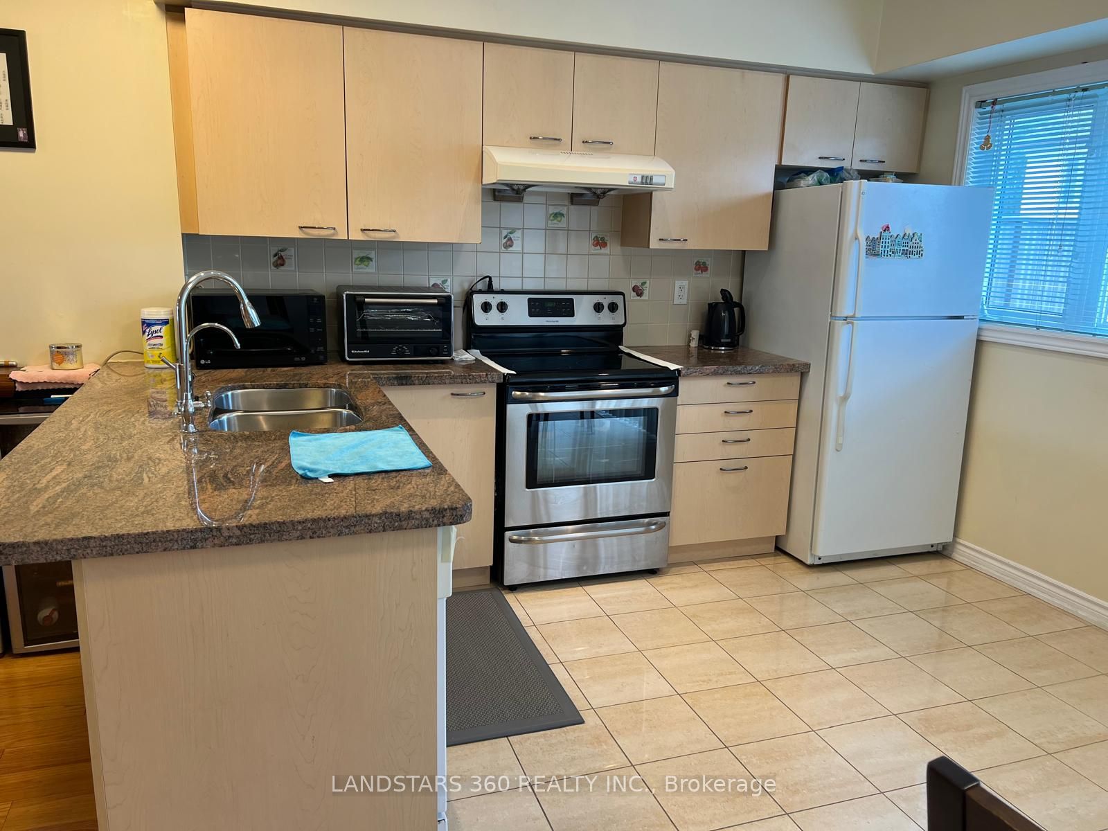 9133 Bayview Avenue 82 Property Photo 14