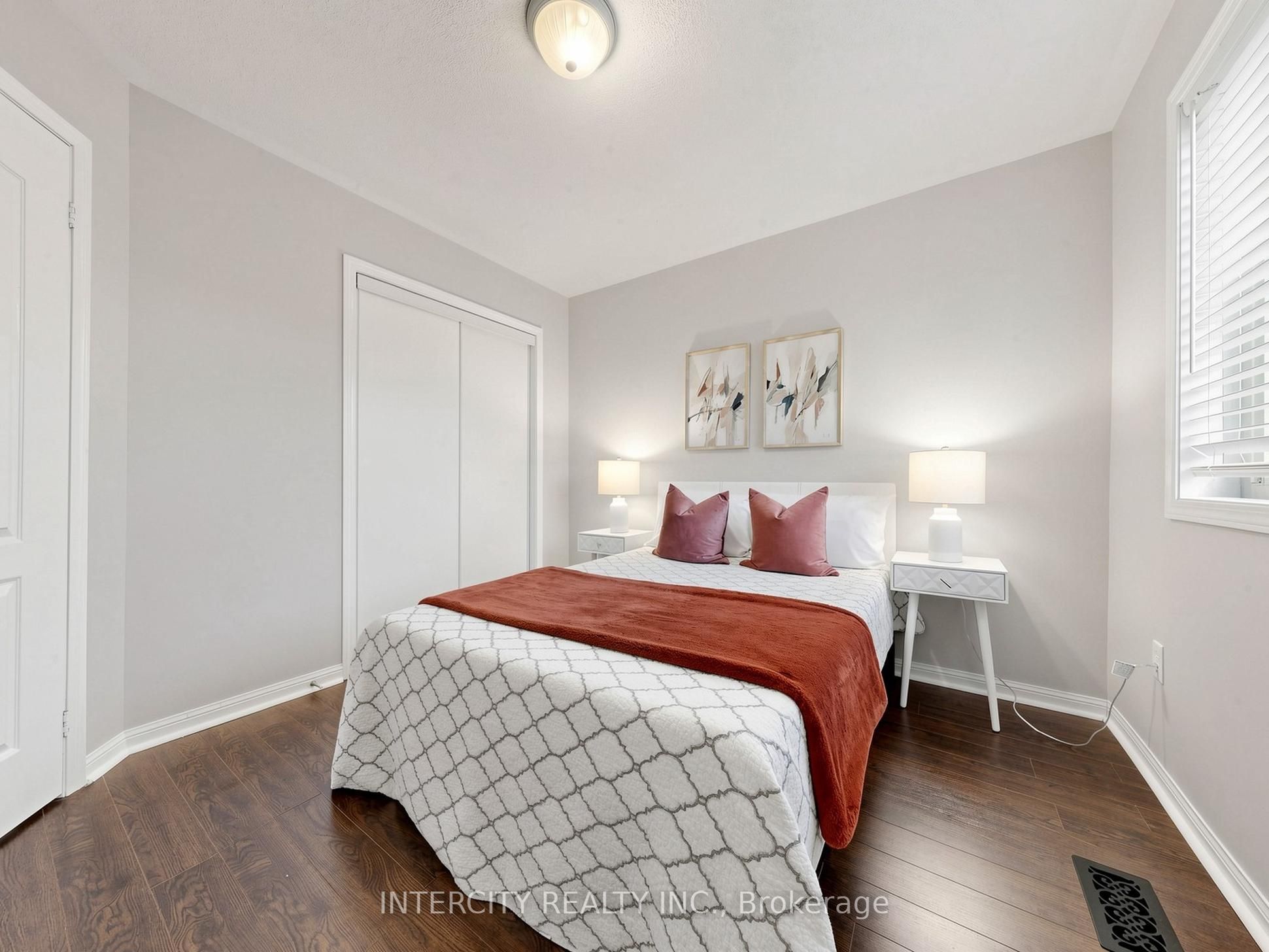 11 Charles Sturdy Road Property Photo 32
