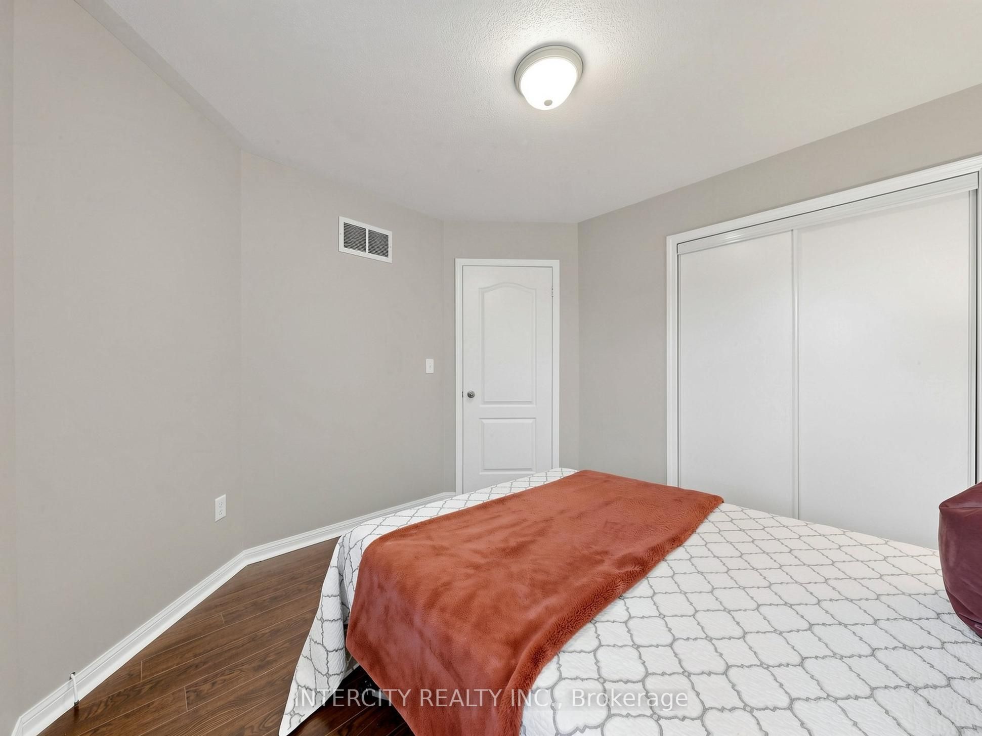 11 Charles Sturdy Road Property Photo 33