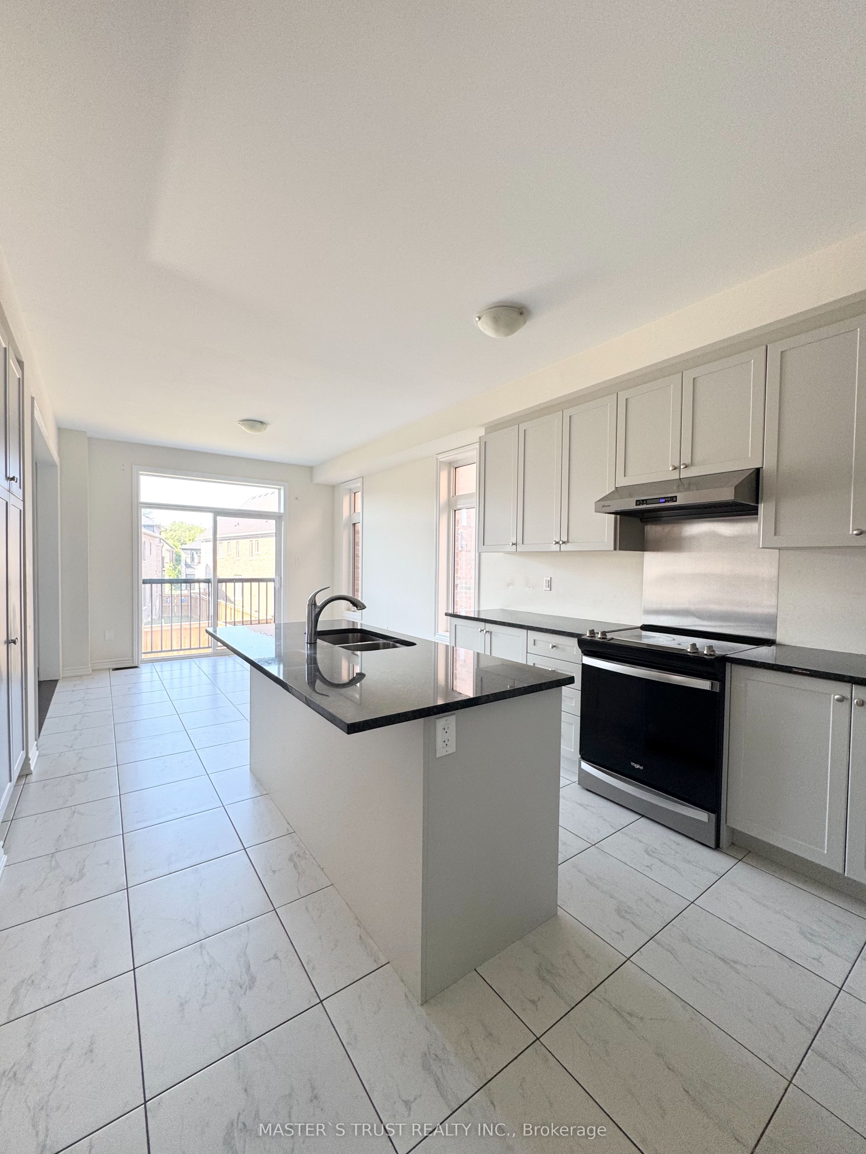 78 Kentledge Avenue Property Photo 2