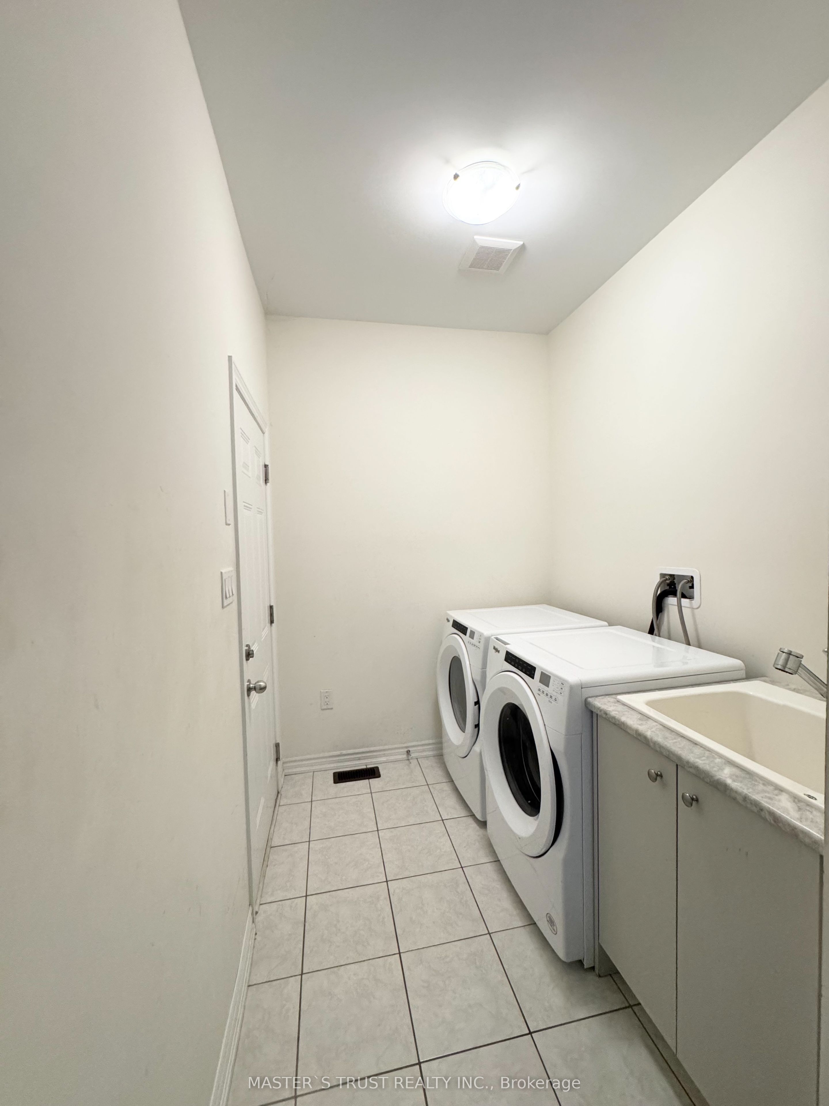 78 Kentledge Avenue Property Photo 29