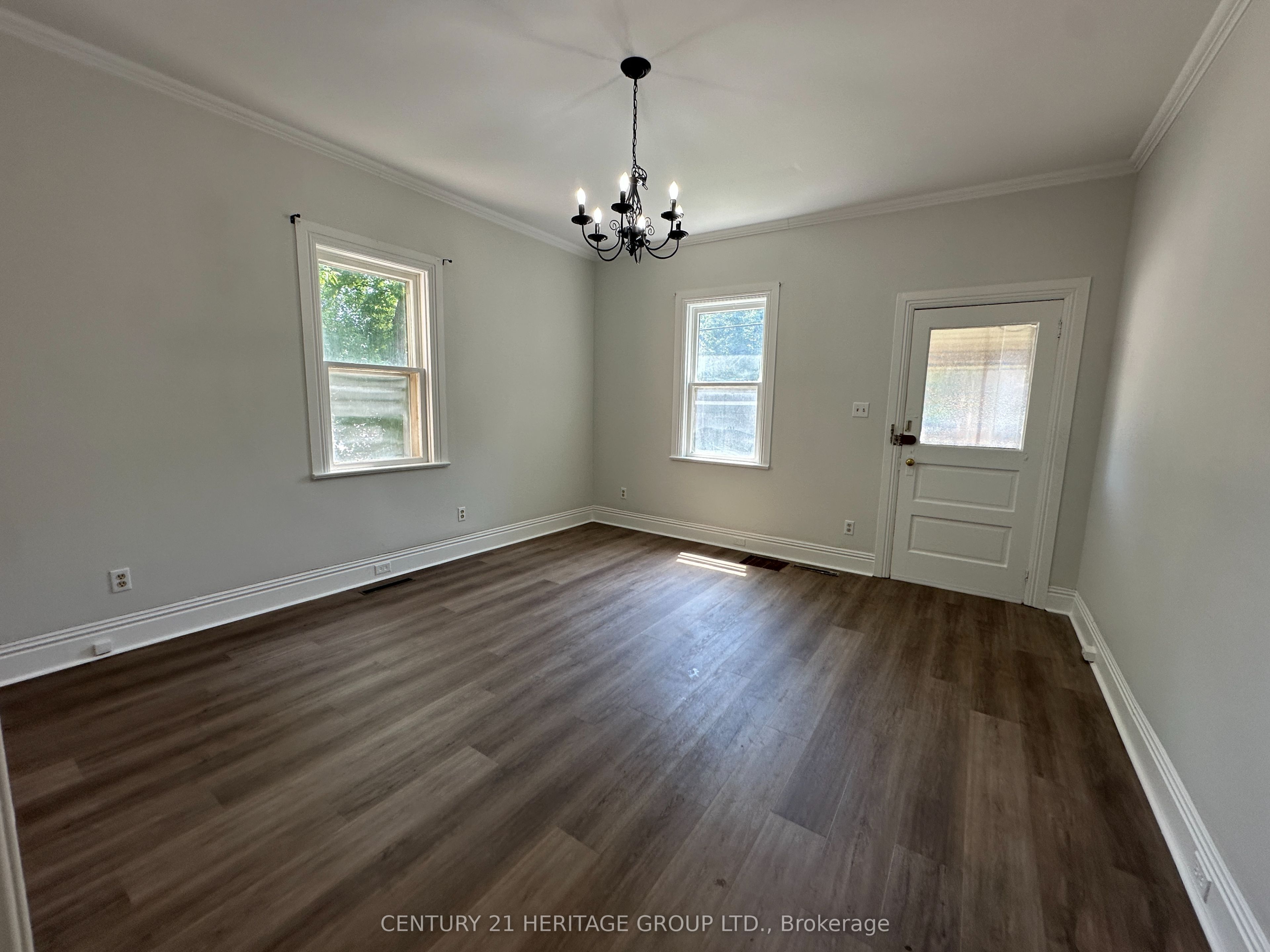 349 Eagle Street Property Photo 4