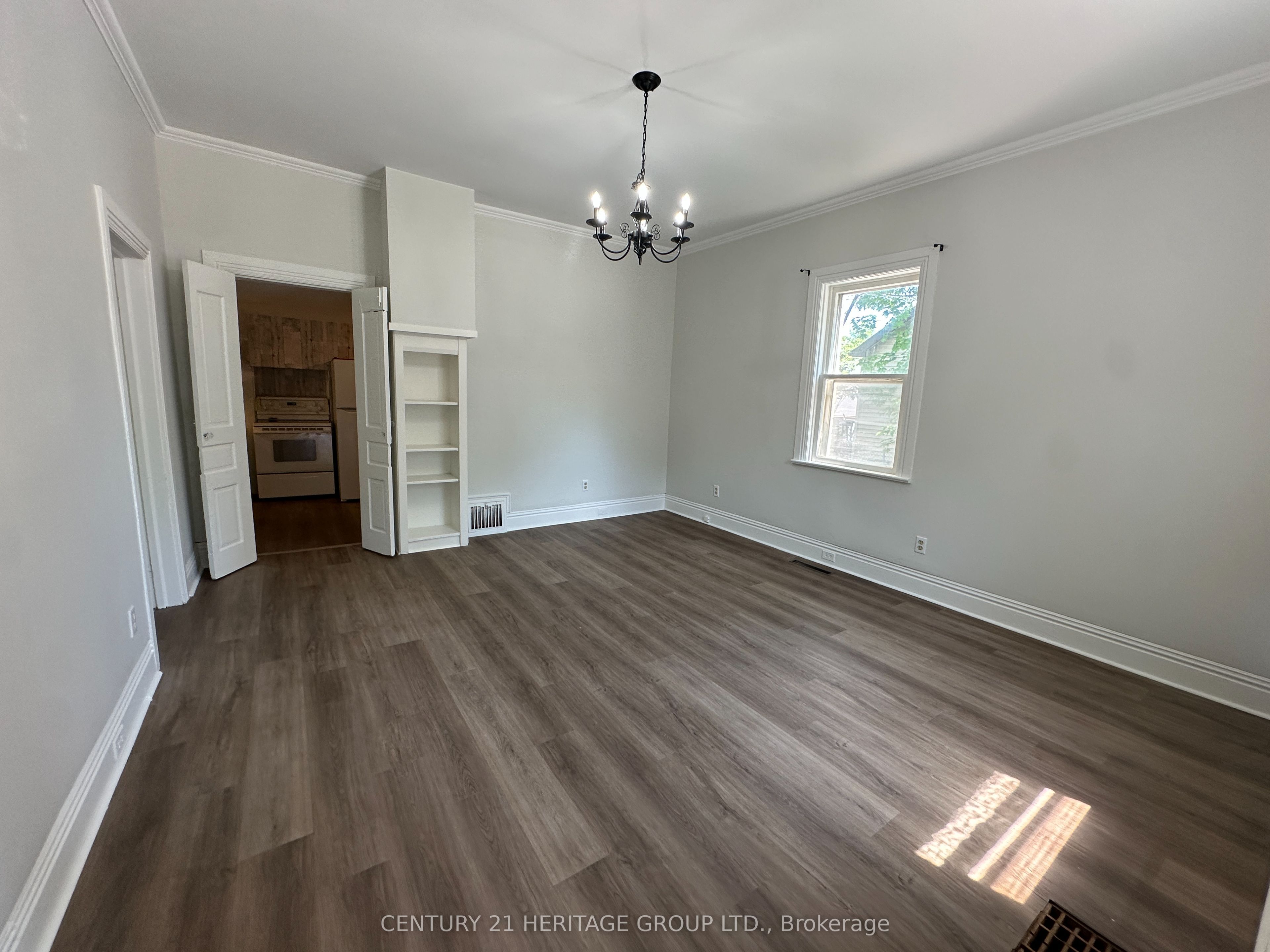 349 Eagle Street Property Photo 5