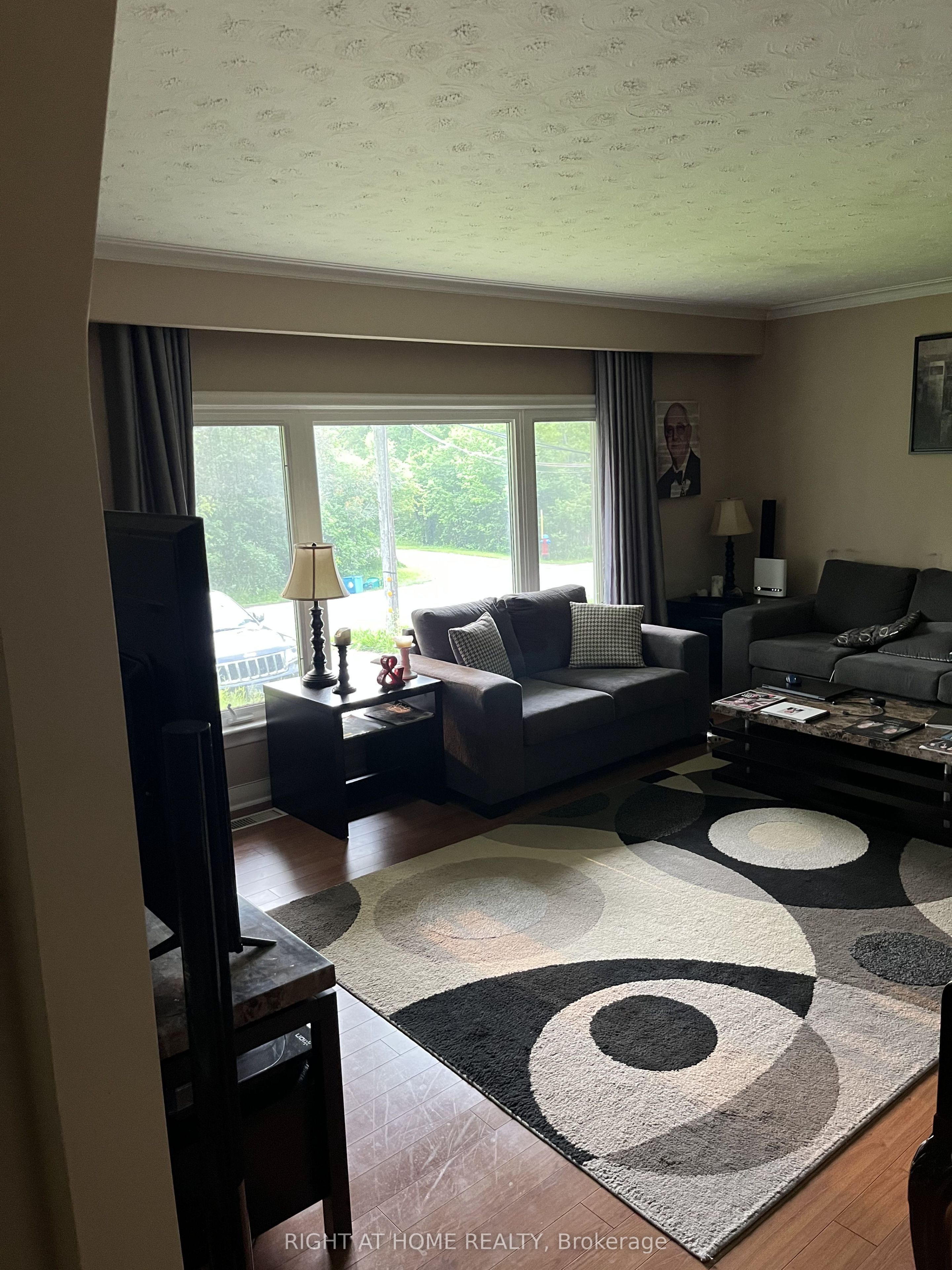 4 Wendy Way Property Photo 3