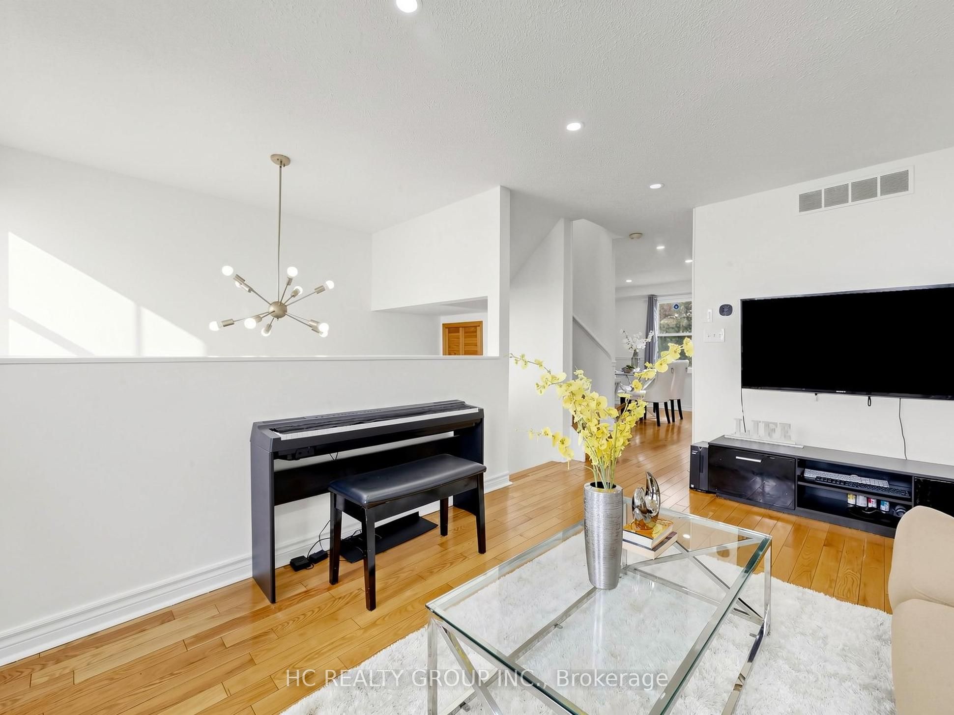 1742 John Street 36 Property Photo 10