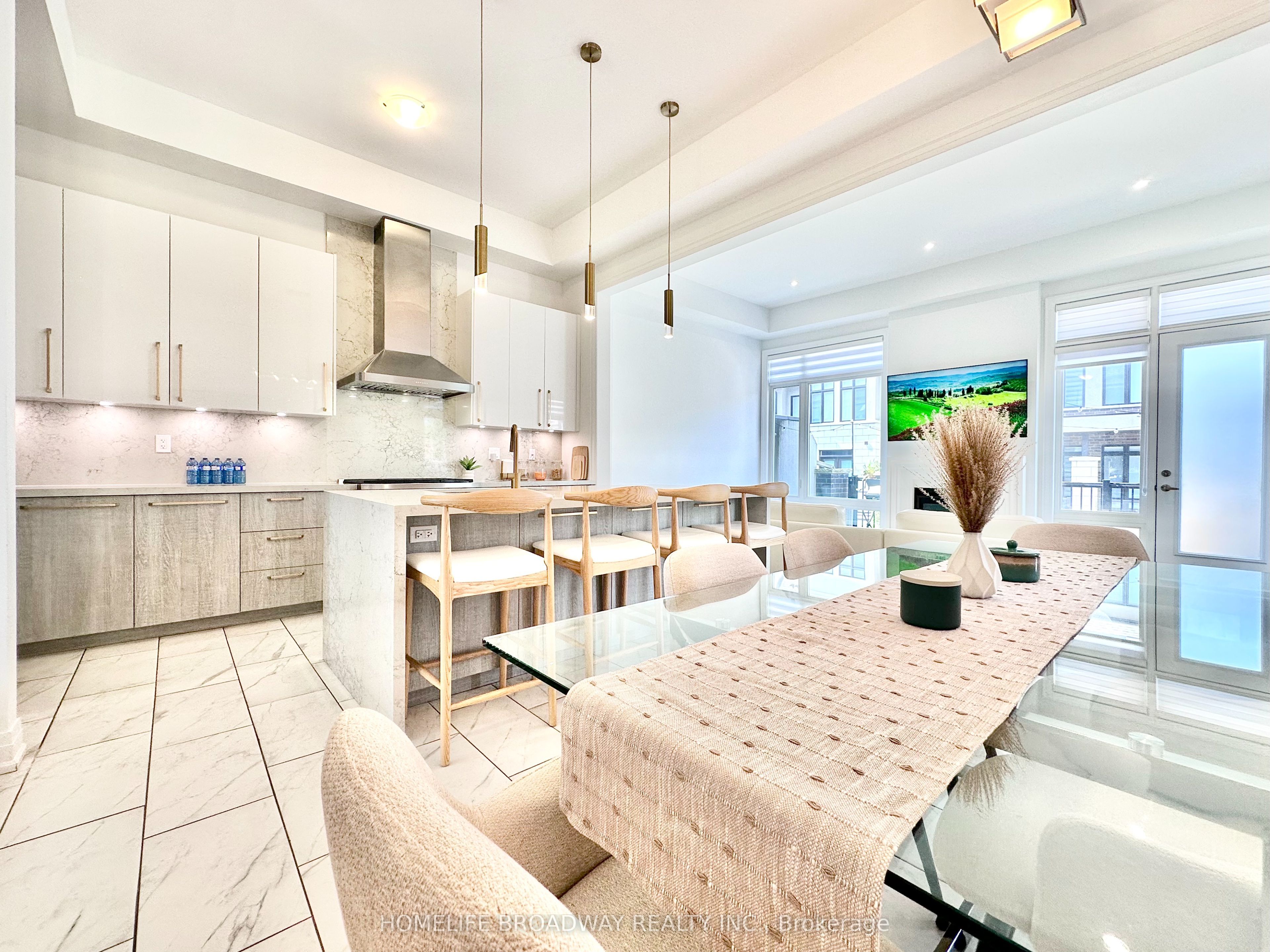 300 King Road Property Photo 1