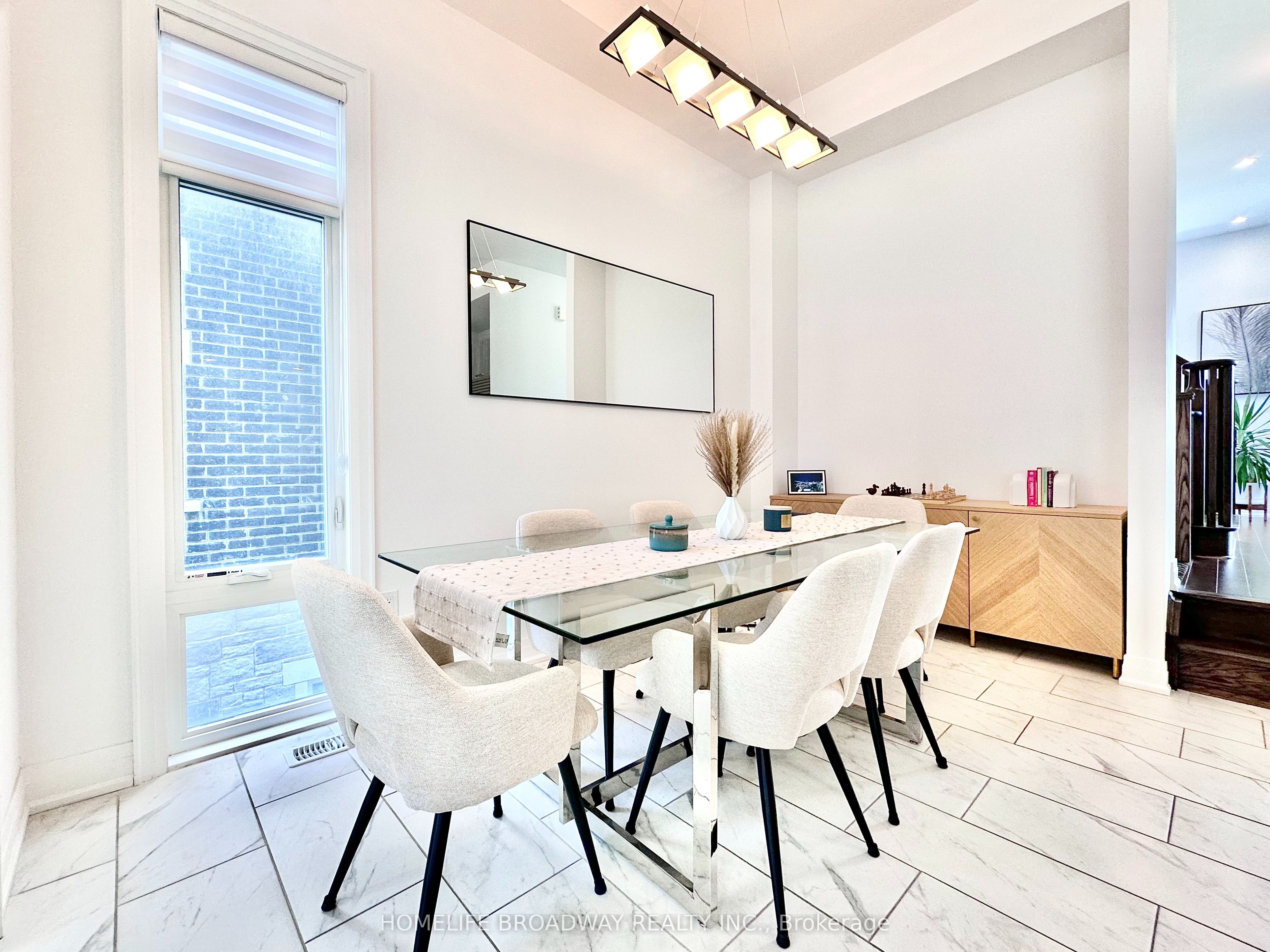300 King Road Property Photo 8
