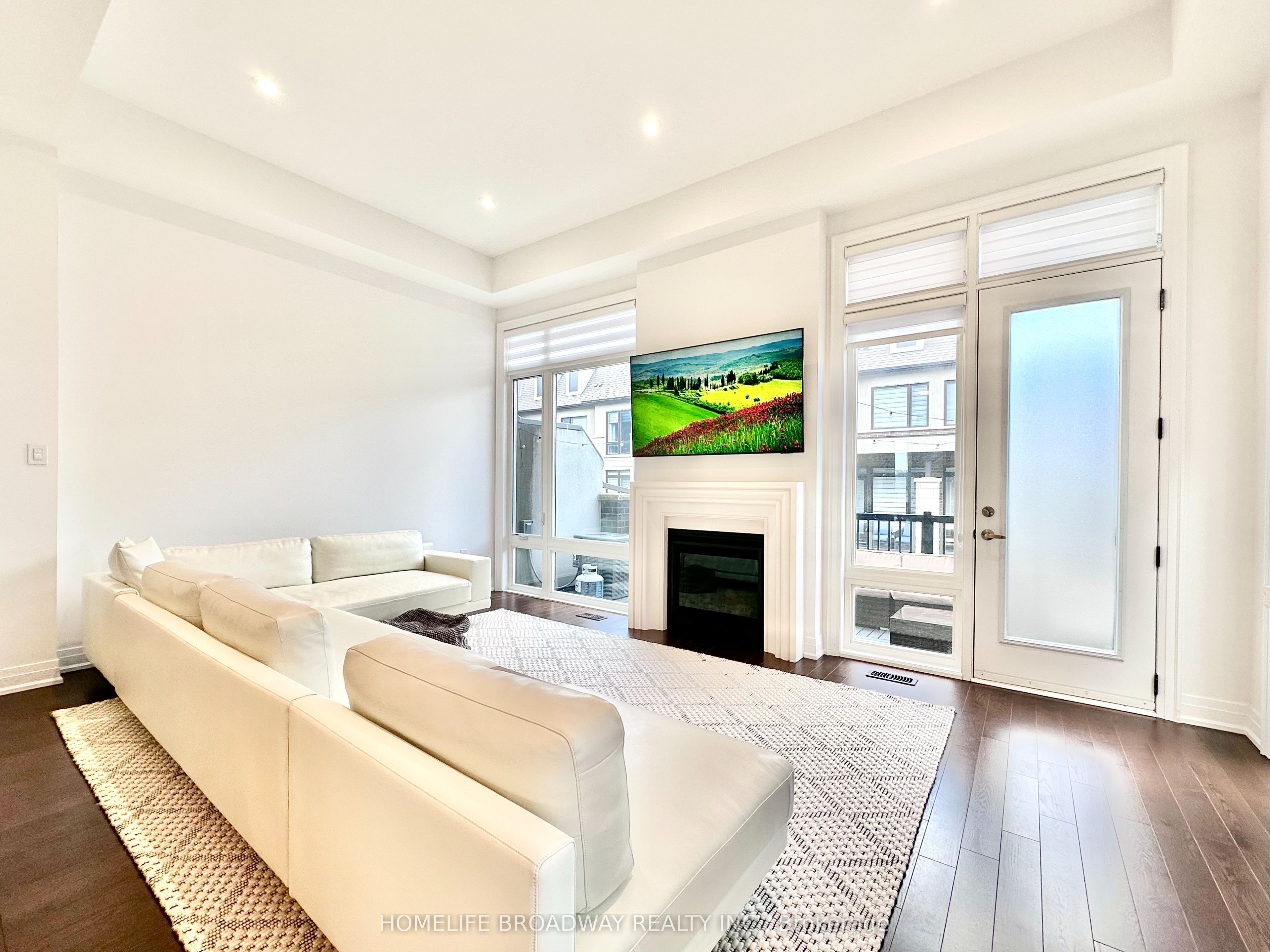 300 King Road Property Photo 11