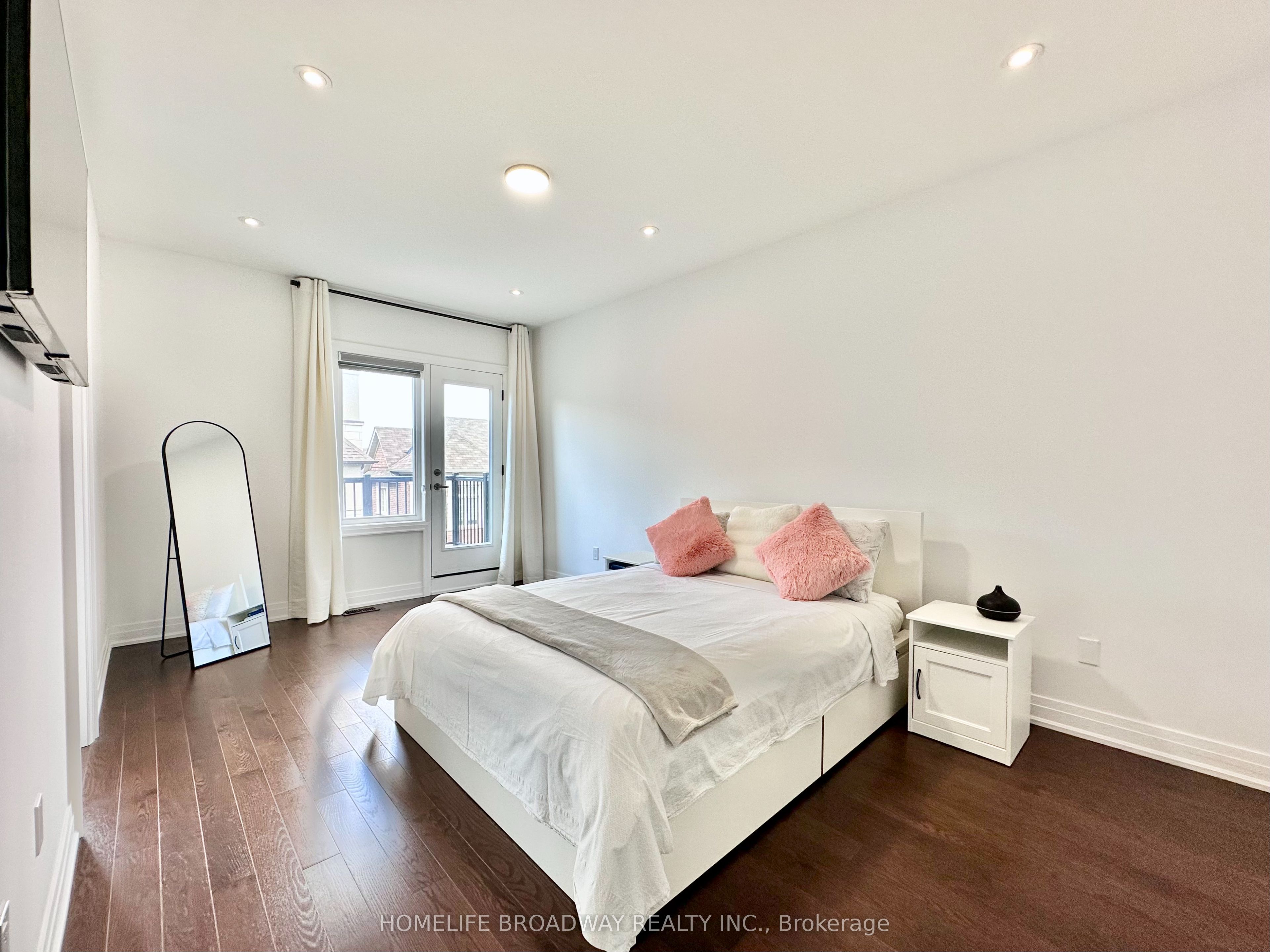 300 King Road Property Photo 23