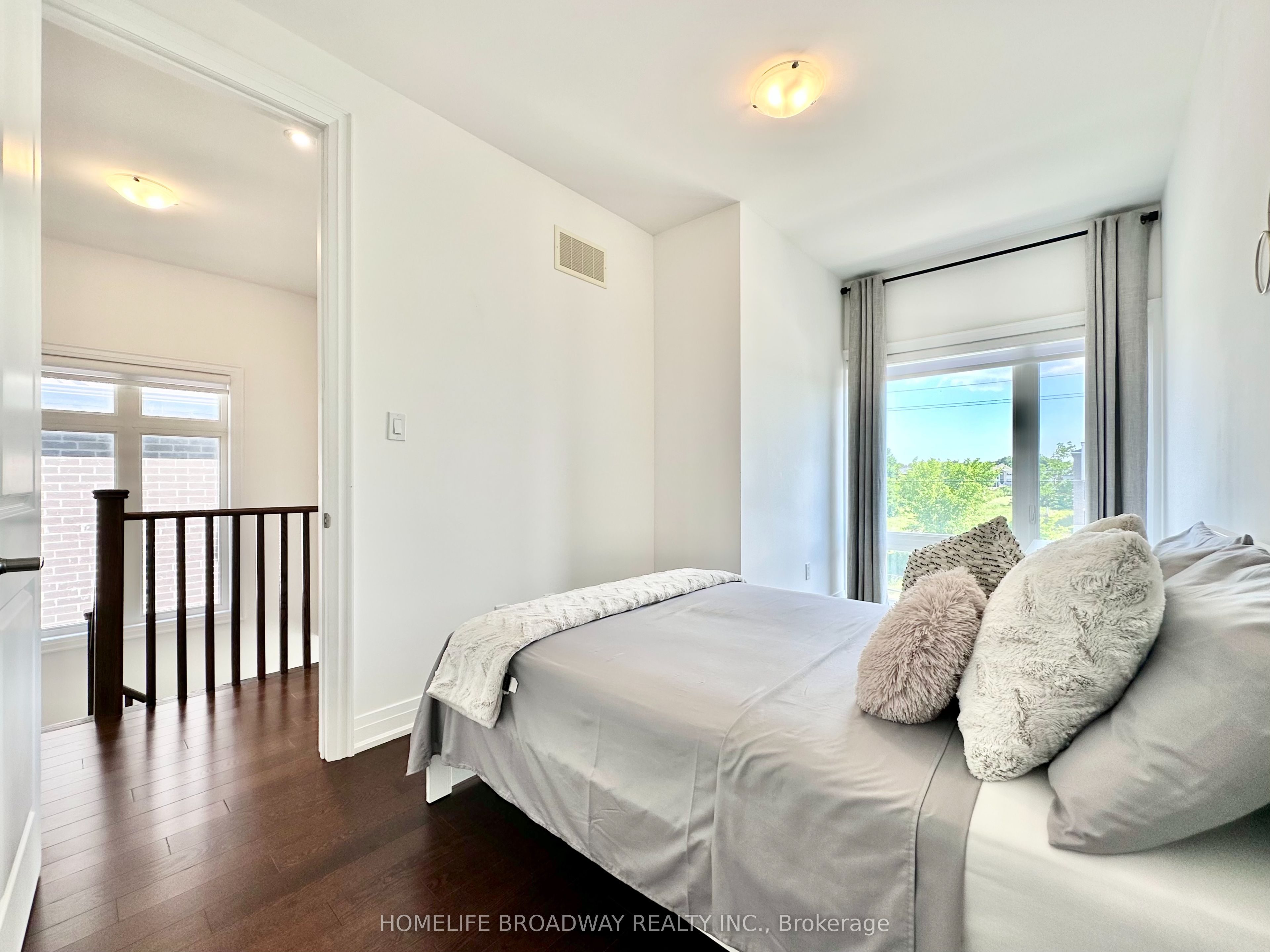 300 King Road Property Photo 32