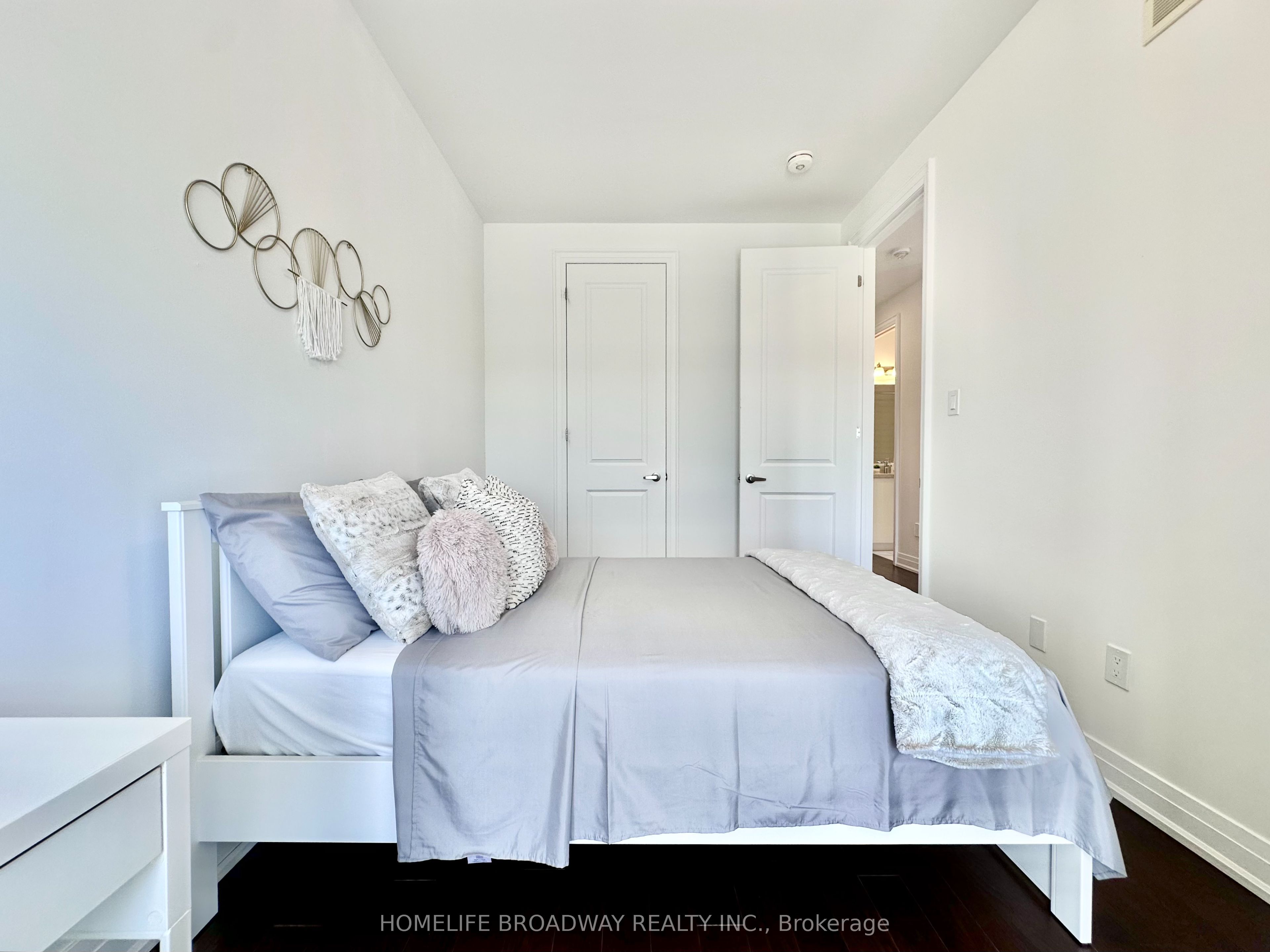 300 King Road Property Photo 33