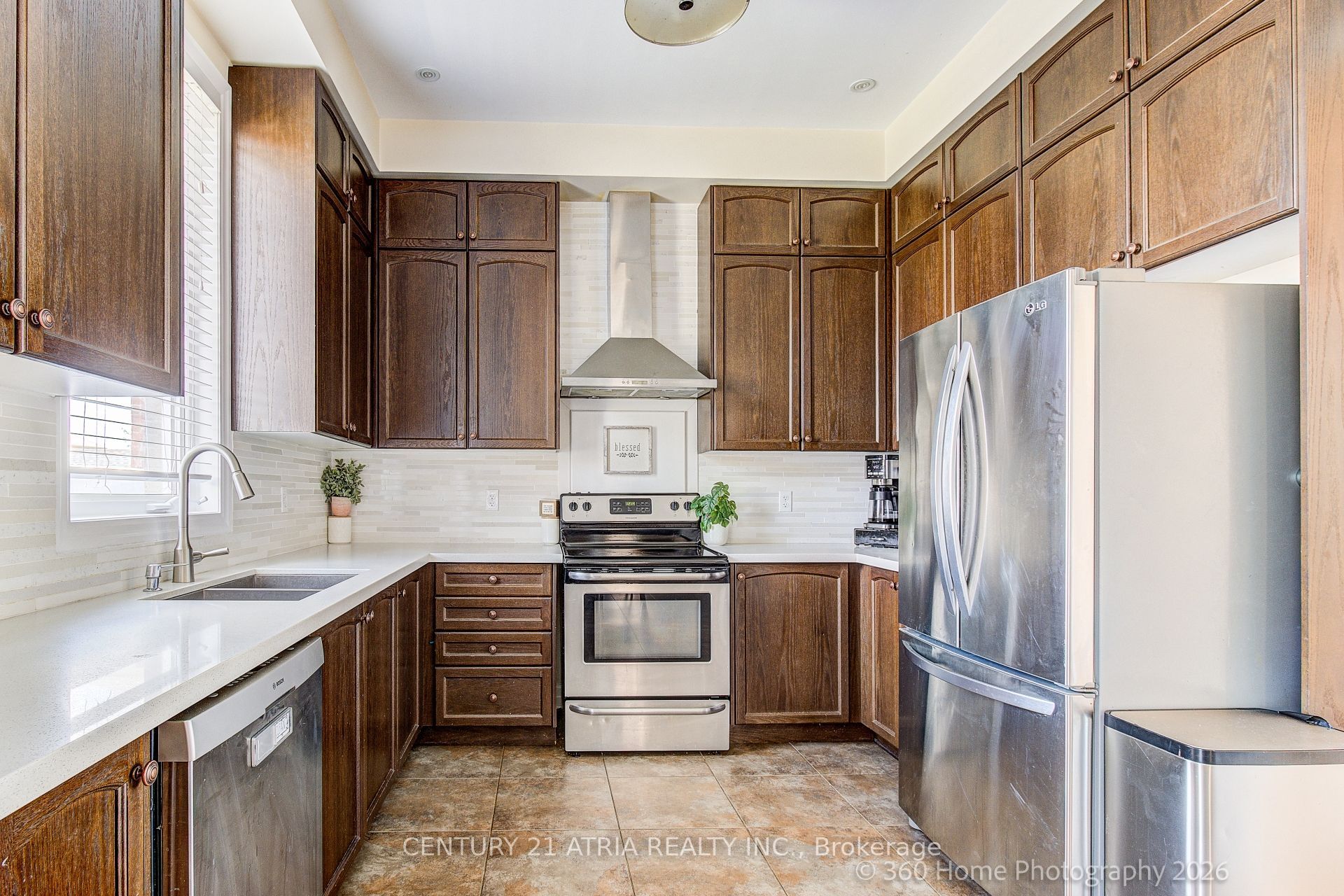 1386 Sheldon Street Property Photo 7