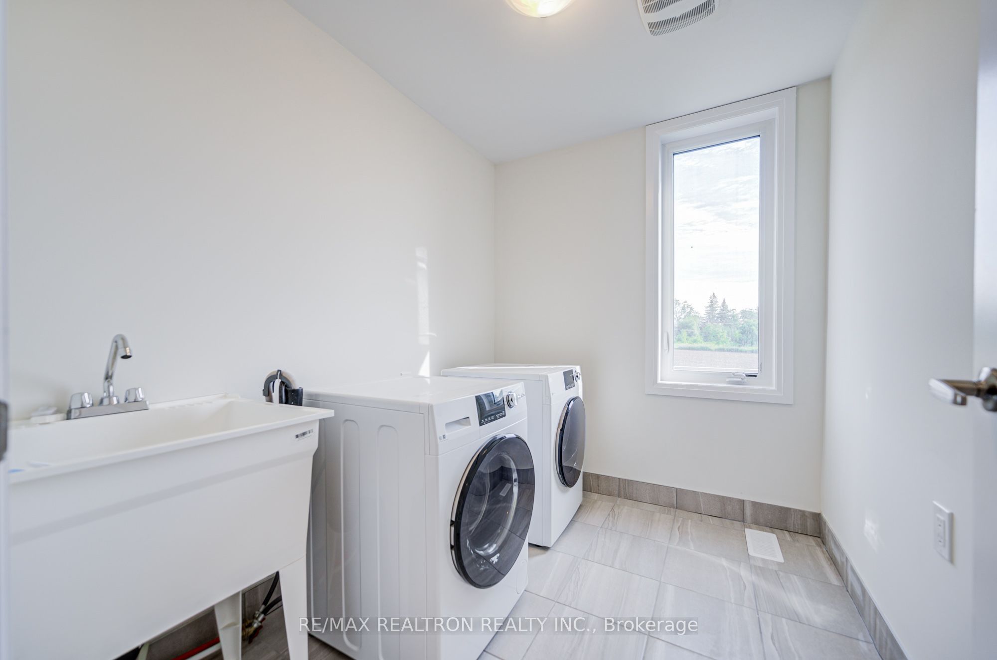 31 Millman Lane Property Photo 42