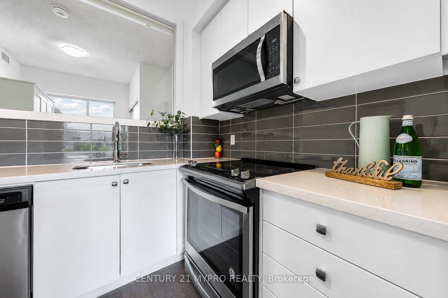 555 William Graham Drive 320 Property Photo 6