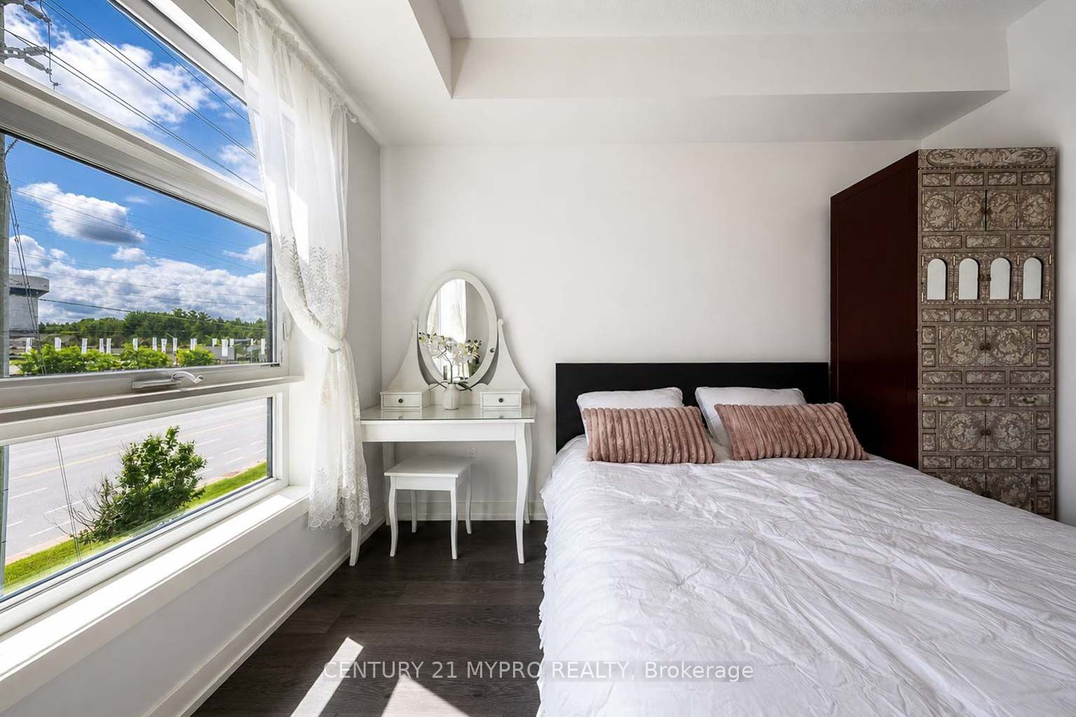 555 William Graham Drive 320 Property Photo 18