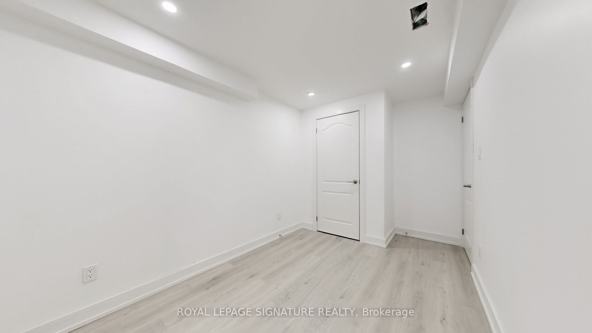 2864 Bur Oak Avenue Property Photo 17