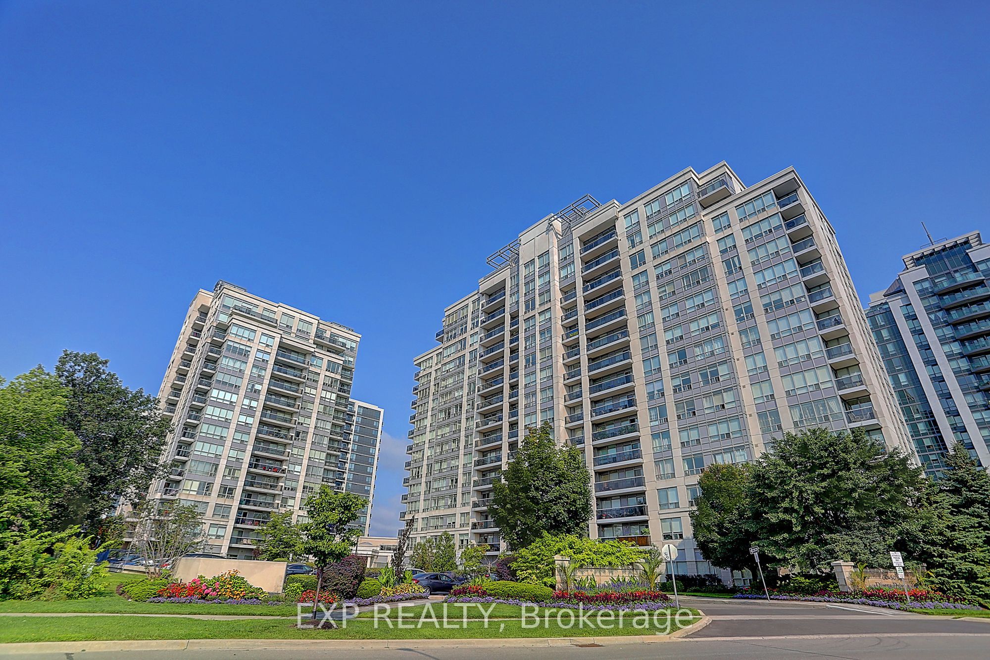 60 Disera Drive 1404 Property Photo 1