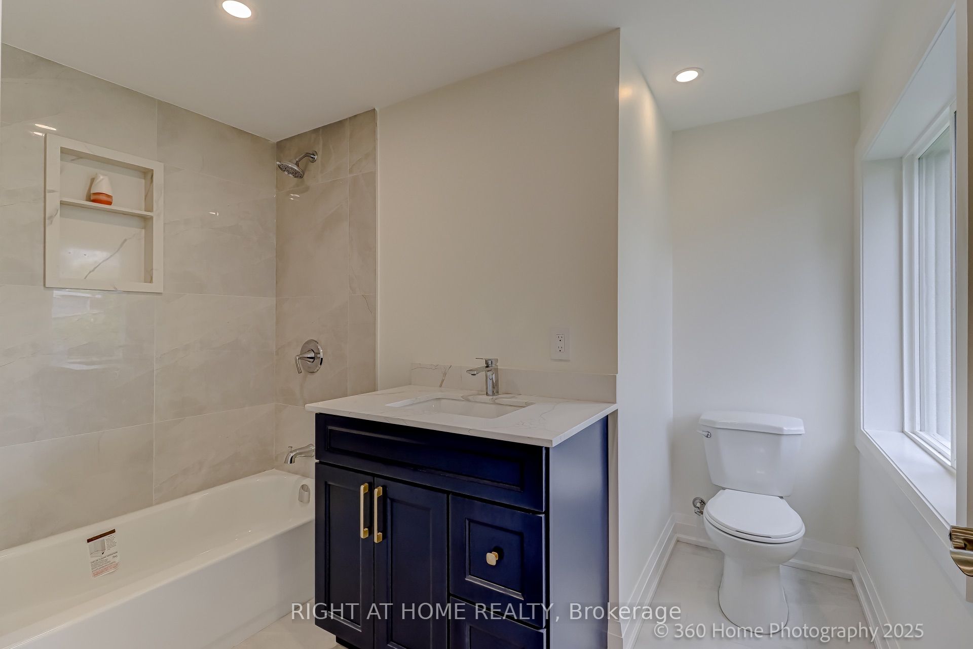 321 Tampa Drive Property Photo 10