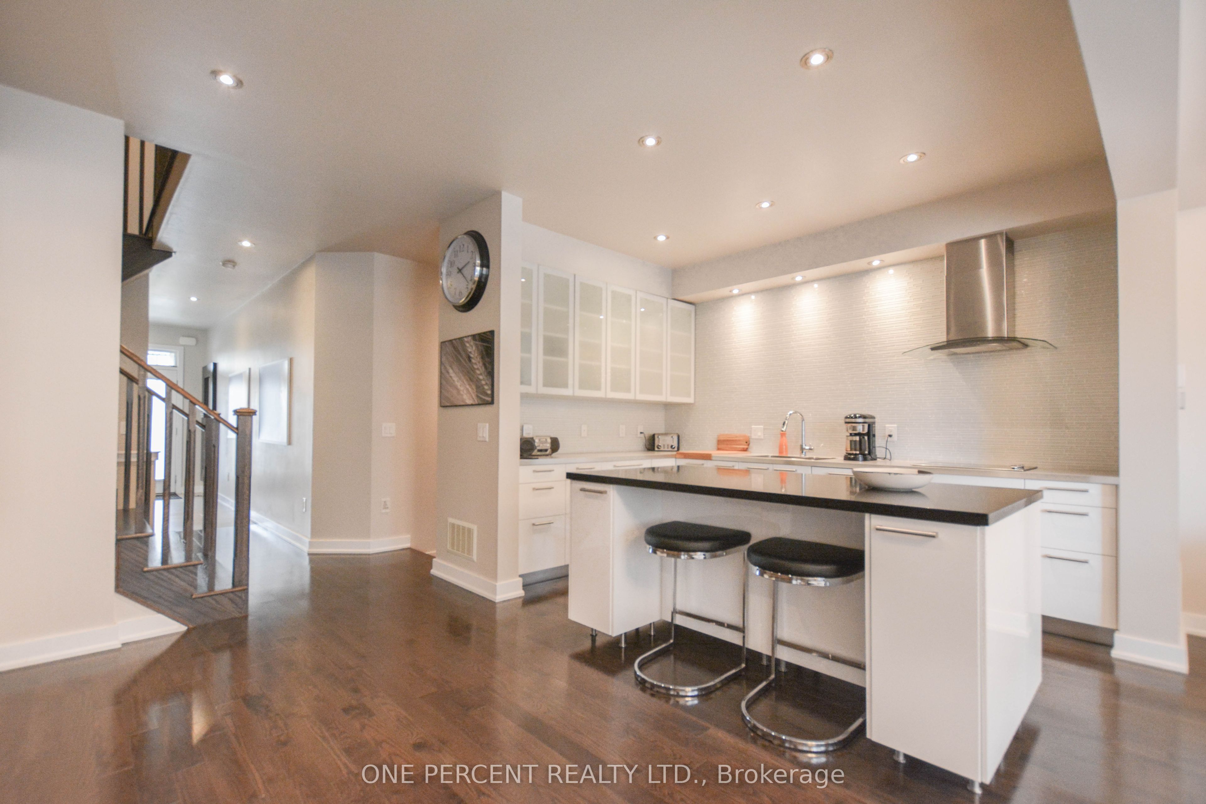16 Denarius Crescent Property Photo 8