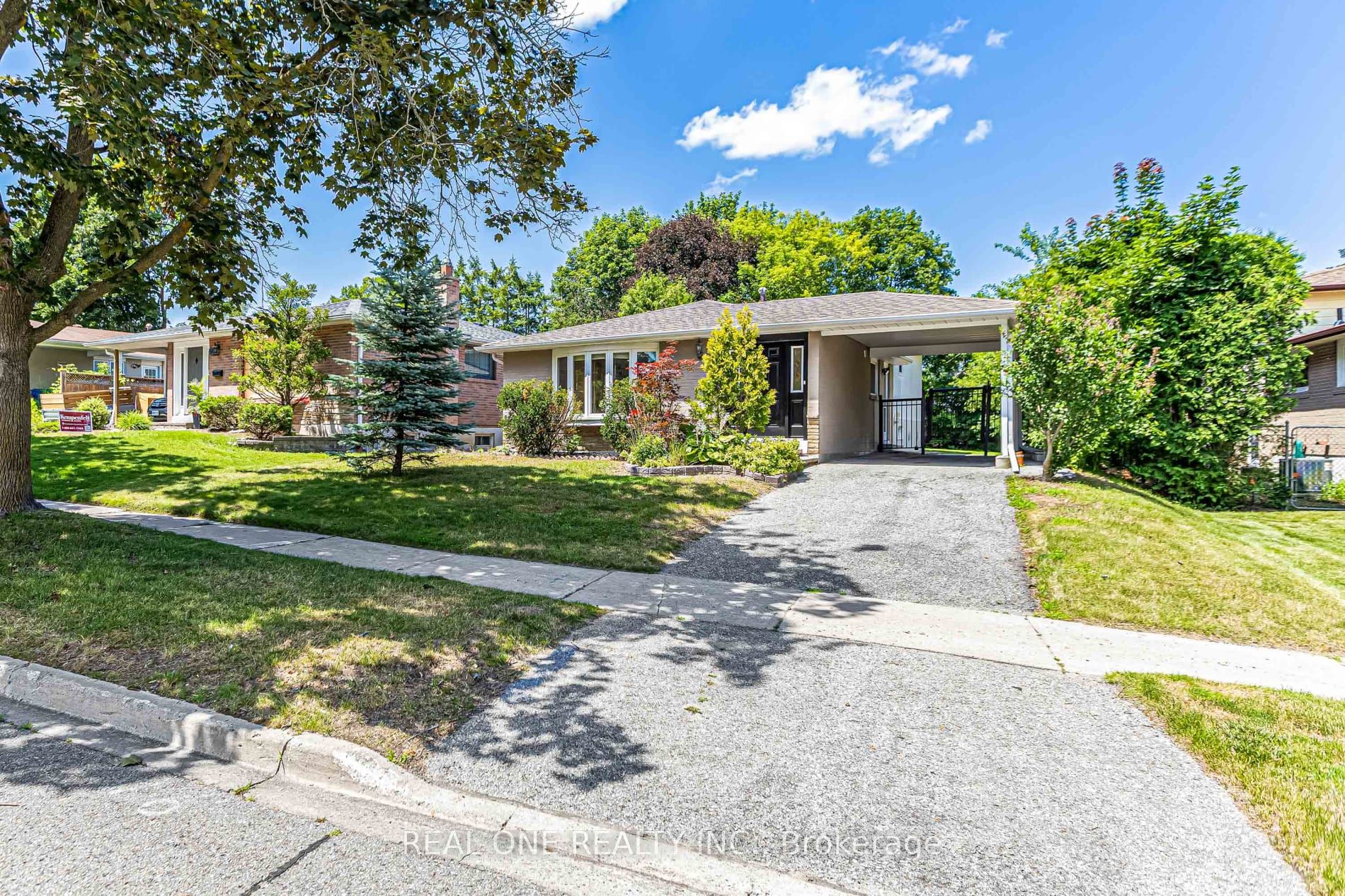 52 Devins Drive Property Photo 1